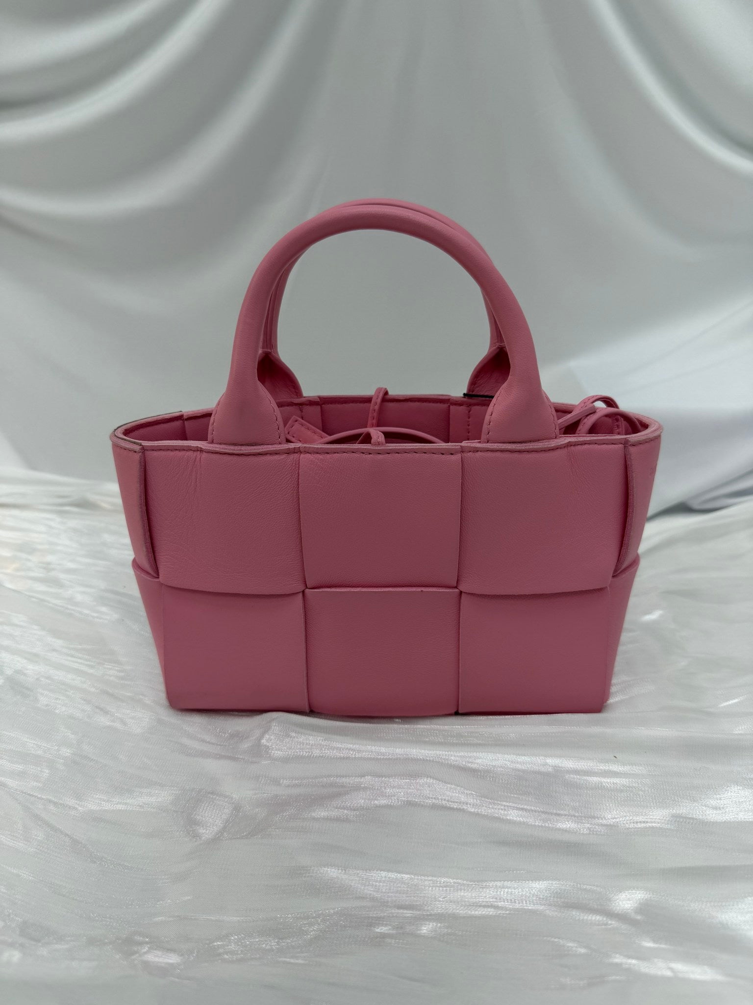 Bottega Veneta Pink Lambskin Maxi Intreccio Candy Arco Tote Ribbon