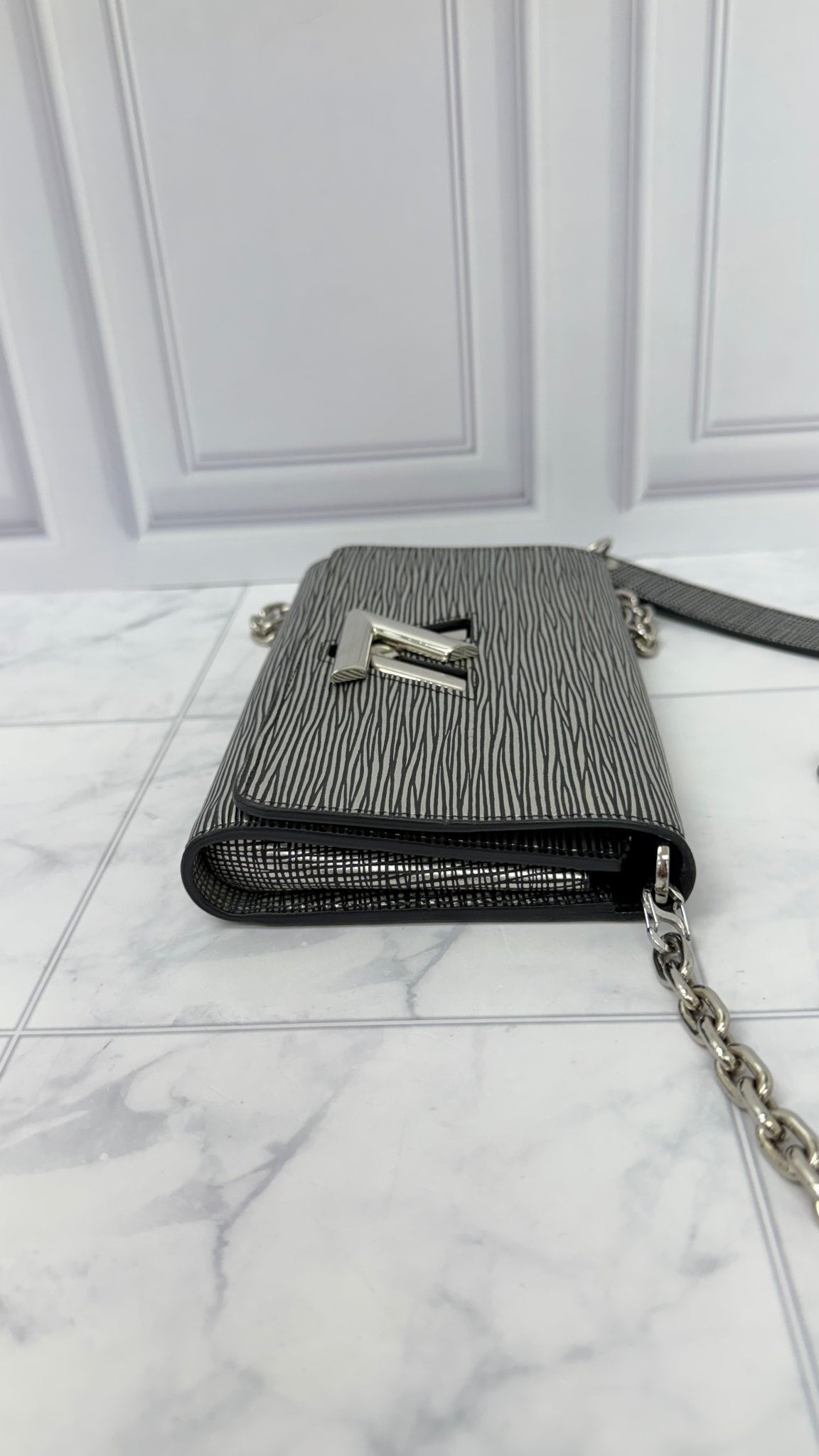 Louis Vuitton Silver Epi Leather Twist Wallet On A Chain 
