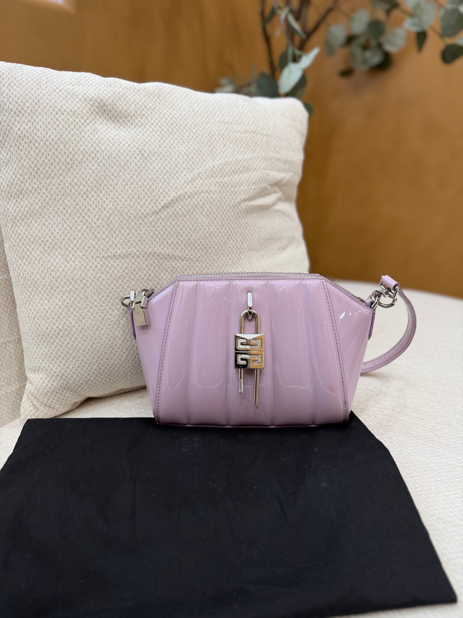 Givenchy Lavender Patent Leather 4G Padded Antigona Shoulder Bag