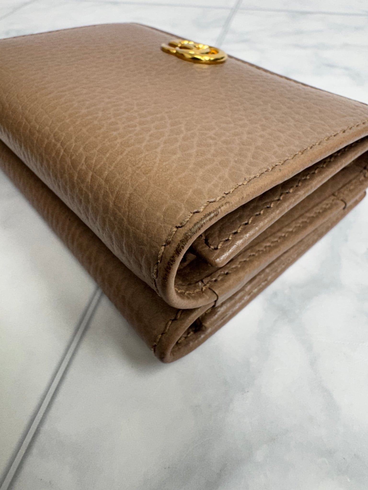 Gucci Beige Grained Leather GG Marmont Compact Trifold Wallet