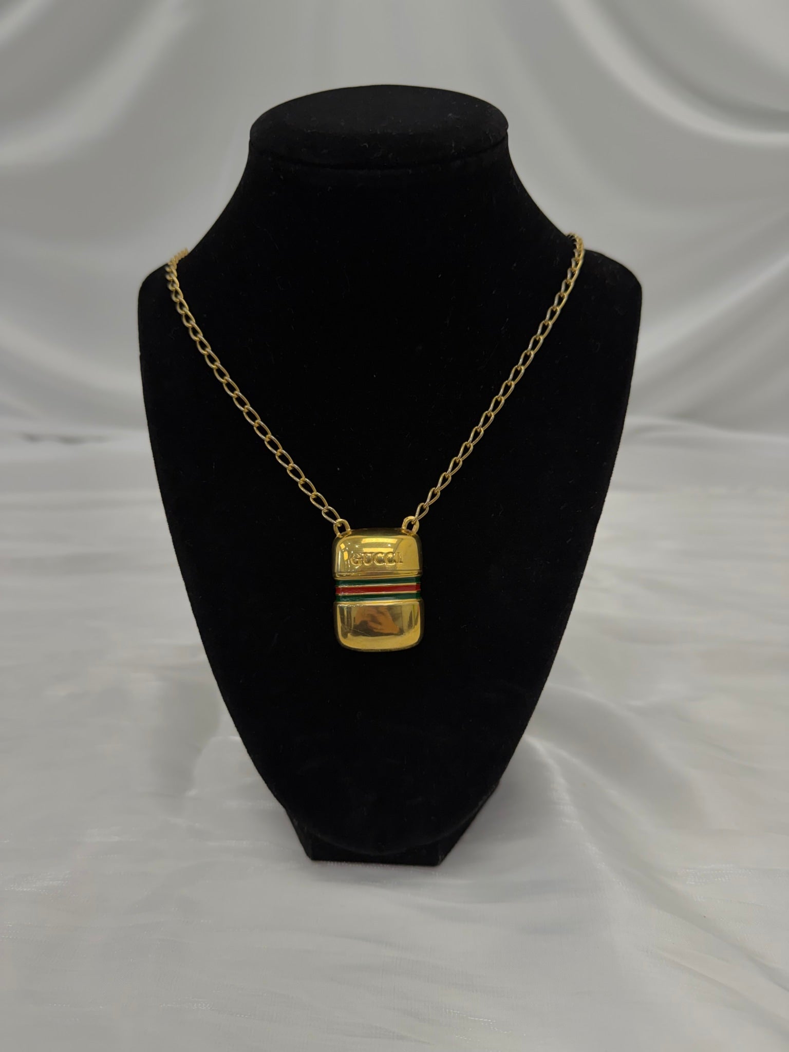 Gucci Vintage Gold Tone Sherry Necklace