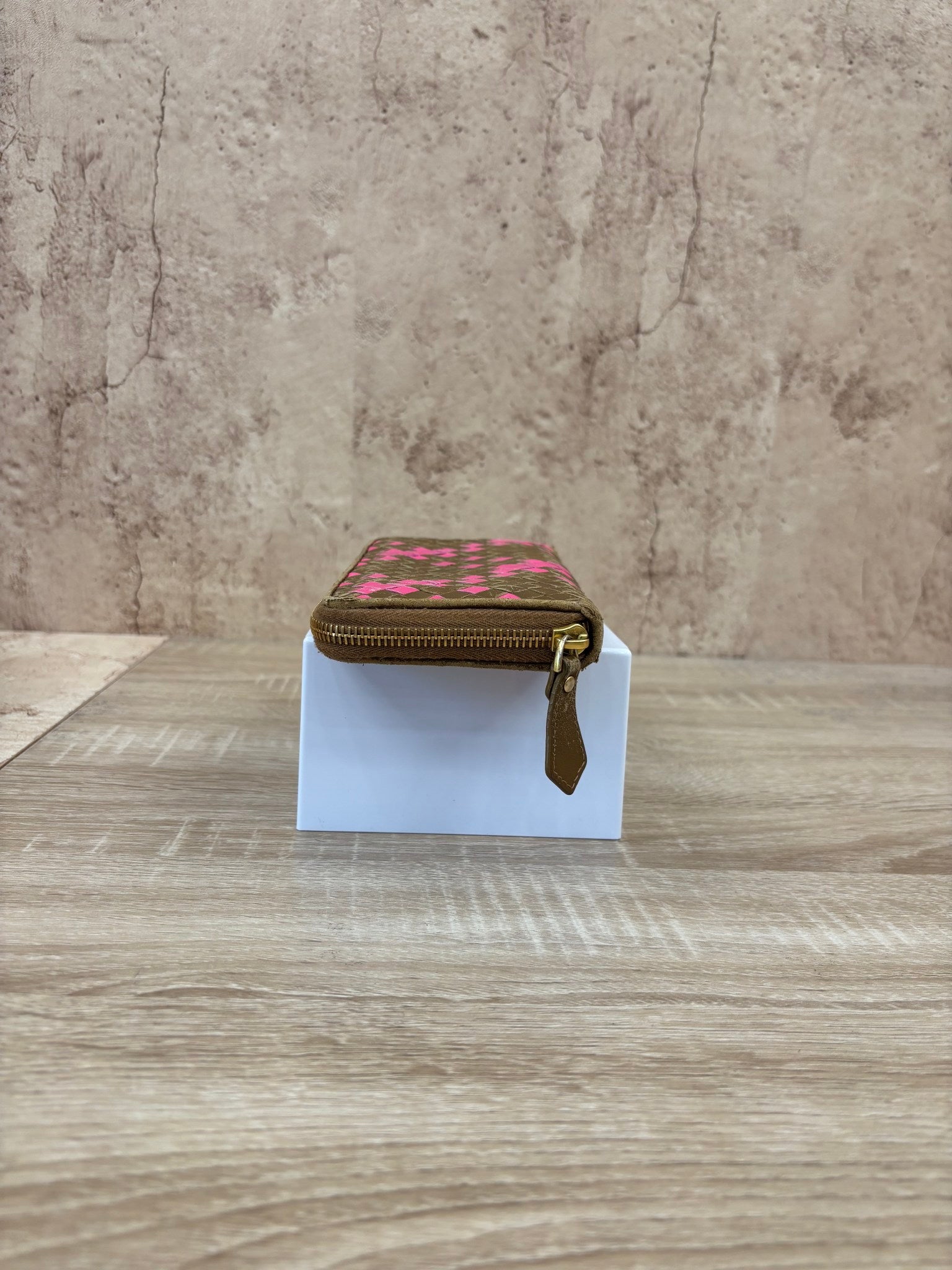 https://res.cloudinary.com/dyql5hig8/image/upload/v1758036449/unqne7aab6k8umtadomf.jpg