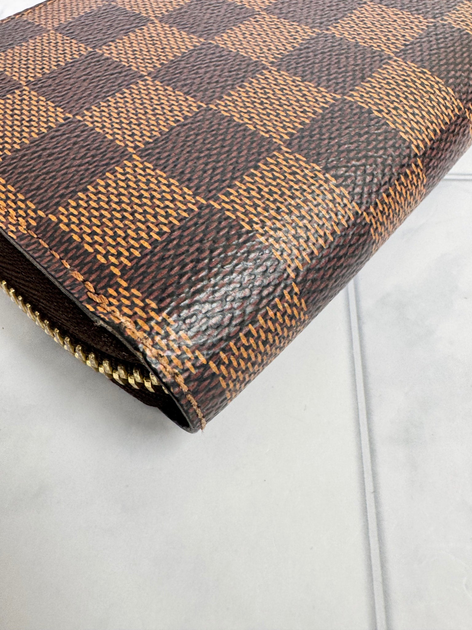Louis Vuitton Daimer Ebene Zippy Wallet