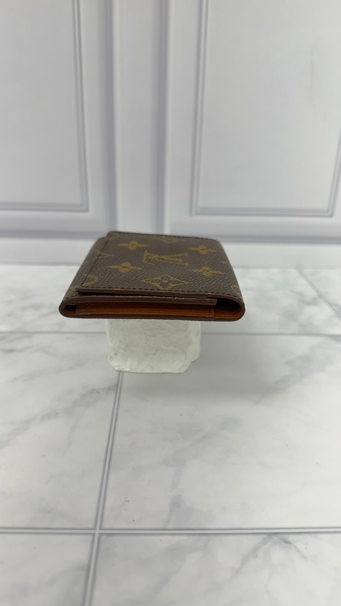 BRAND NEW - Louis Vuitton Monogram Card Holder 