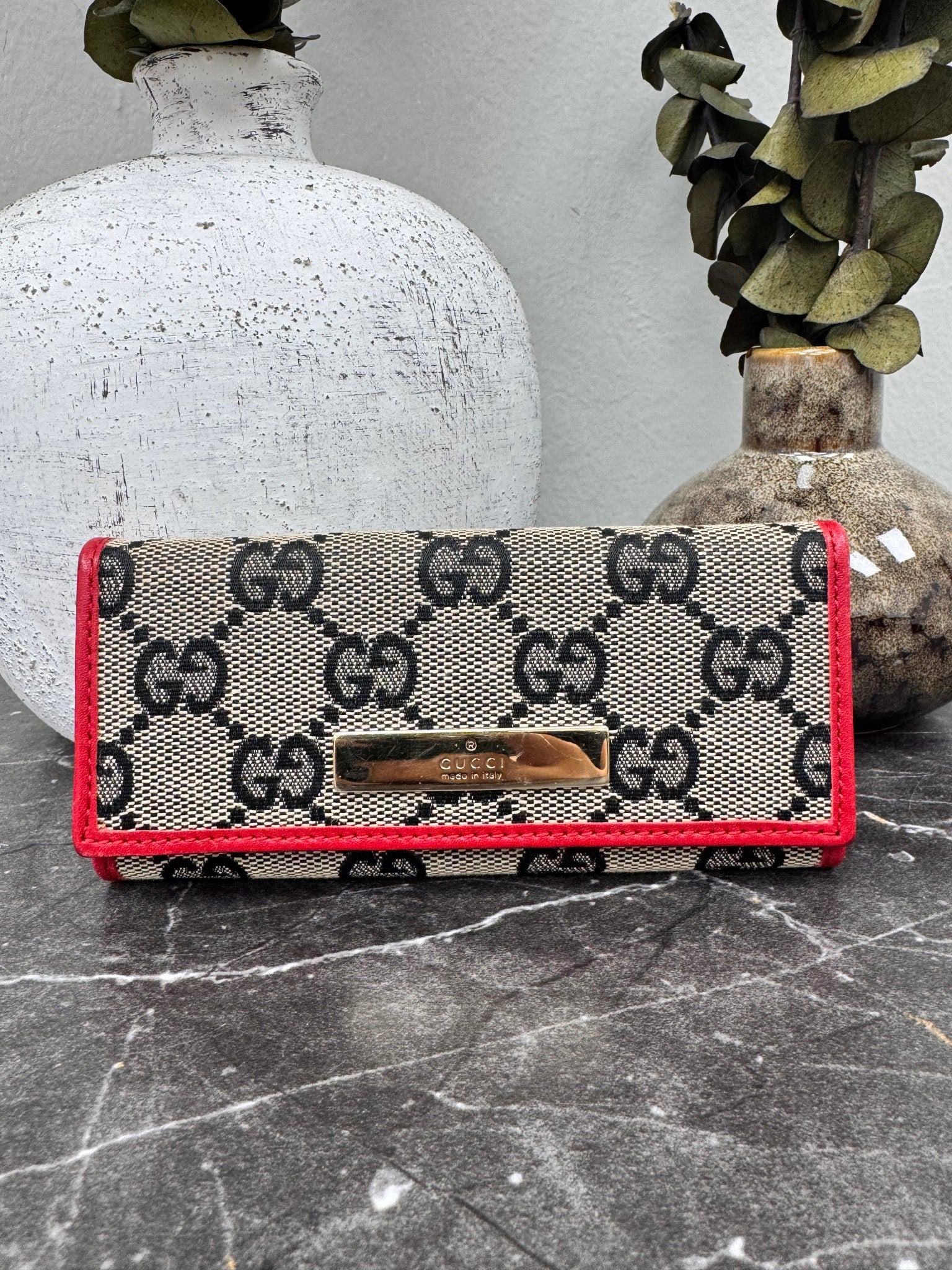 Gucci GG Supreme Coated Canvas And Red 6 Key Case