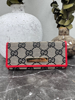 Gucci GG Supreme Coated Canvas And Red 6 Key Case