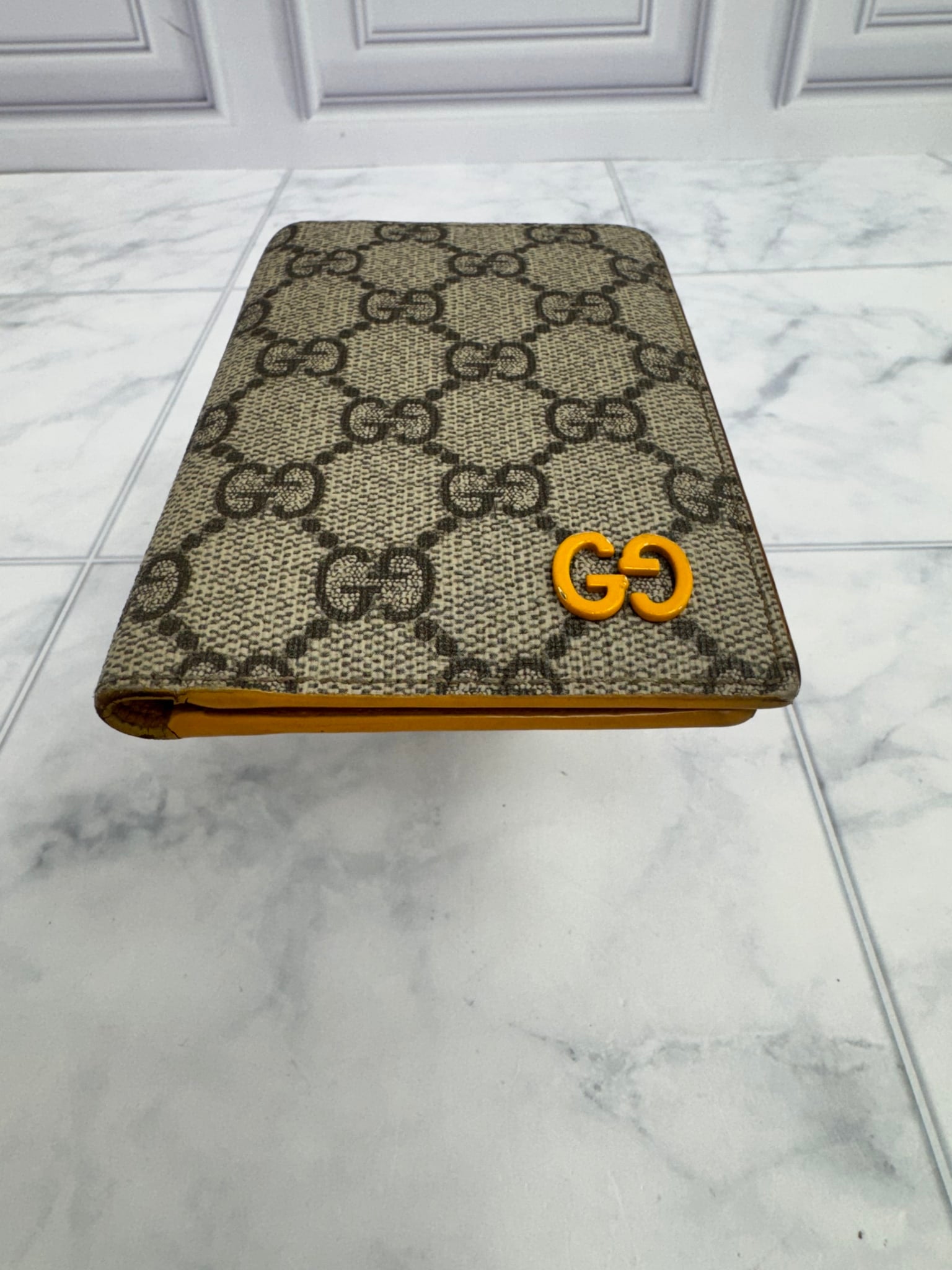 Gucci GG Supreme And Yellow Card Case