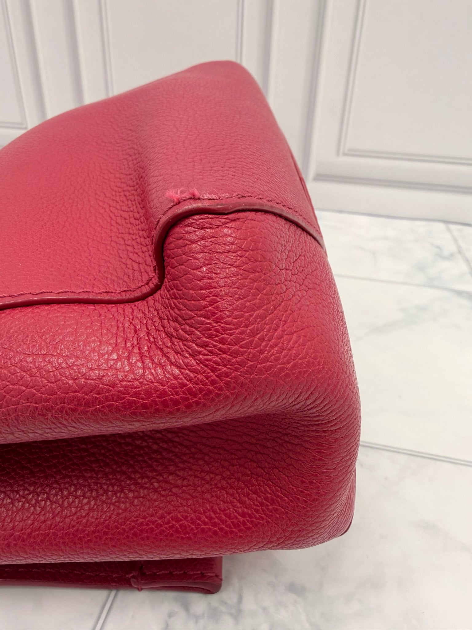 Louis Vuitton Fuchsia Taurillon Leather Lock Me II Shoulder Bag