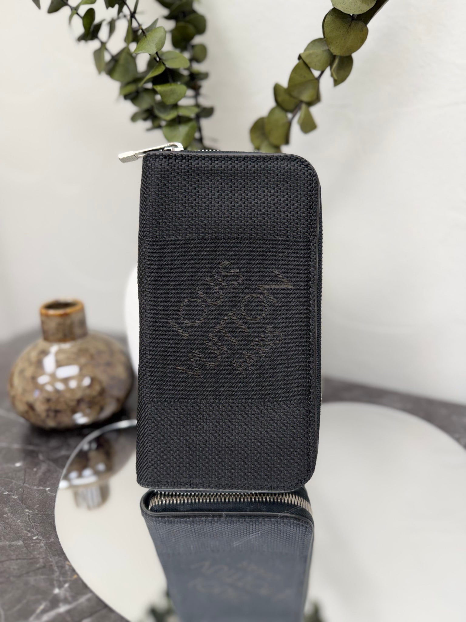 Louis Vuitton Black Damier Geant Vertical Zippy Wallet