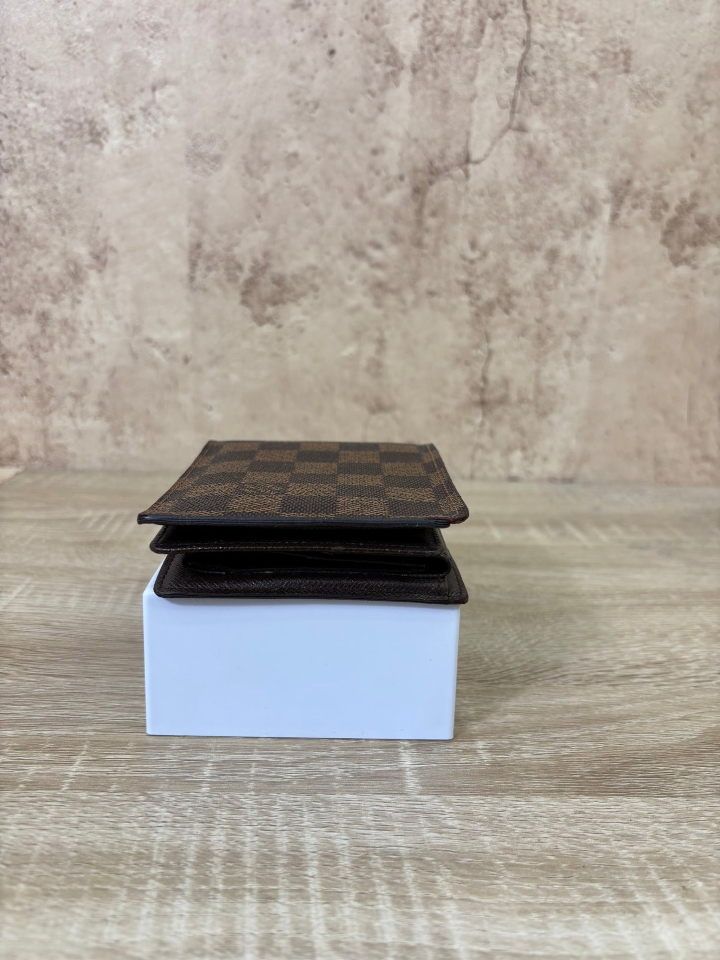 https://res.cloudinary.com/dyql5hig8/image/upload/v1758041952/uue51aaukgrfxgl8rjld.jpg
