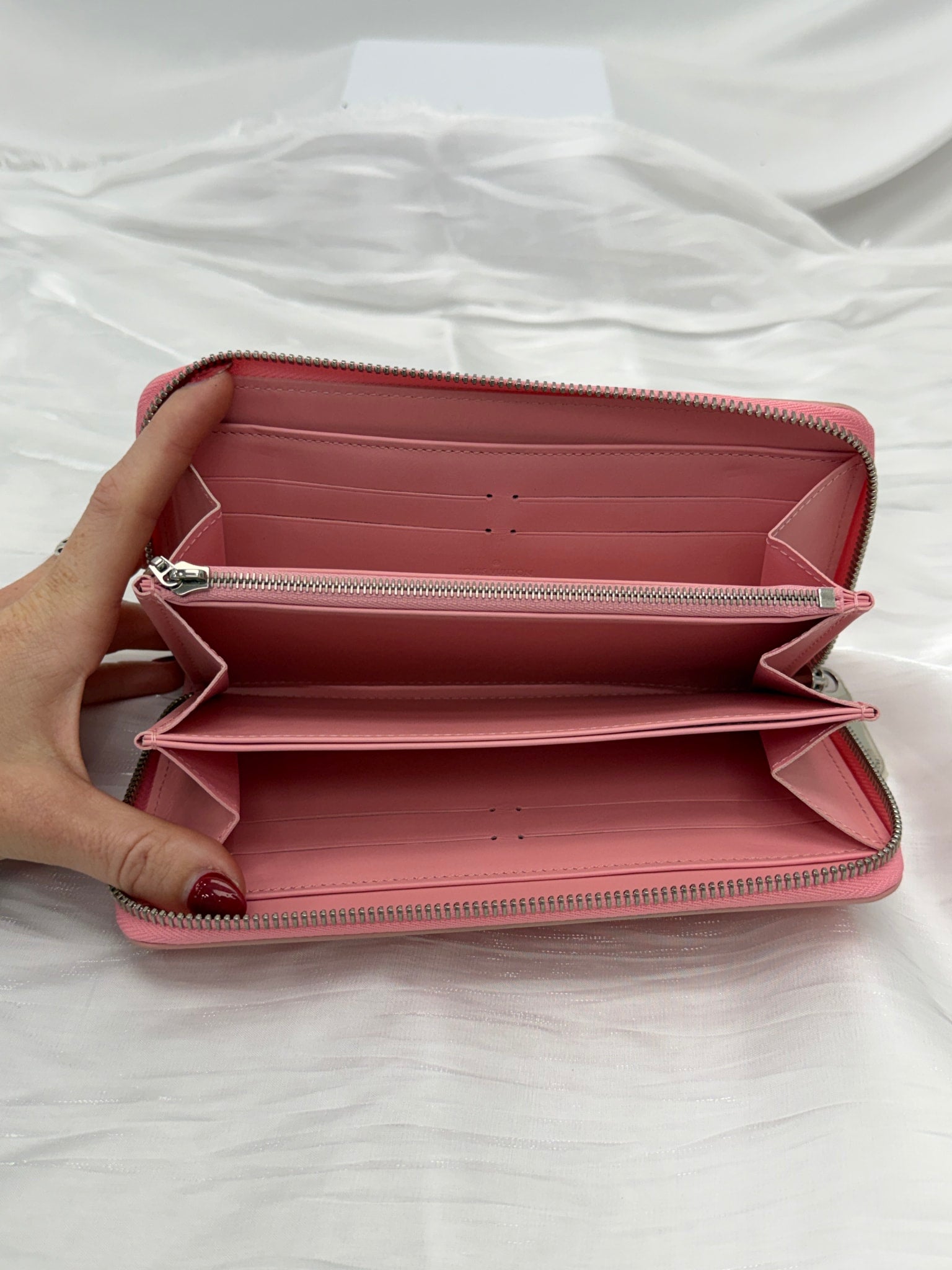 Louis Vuitton Pink Sugar Dots Vernis Limited Edition Zippy Wallet 