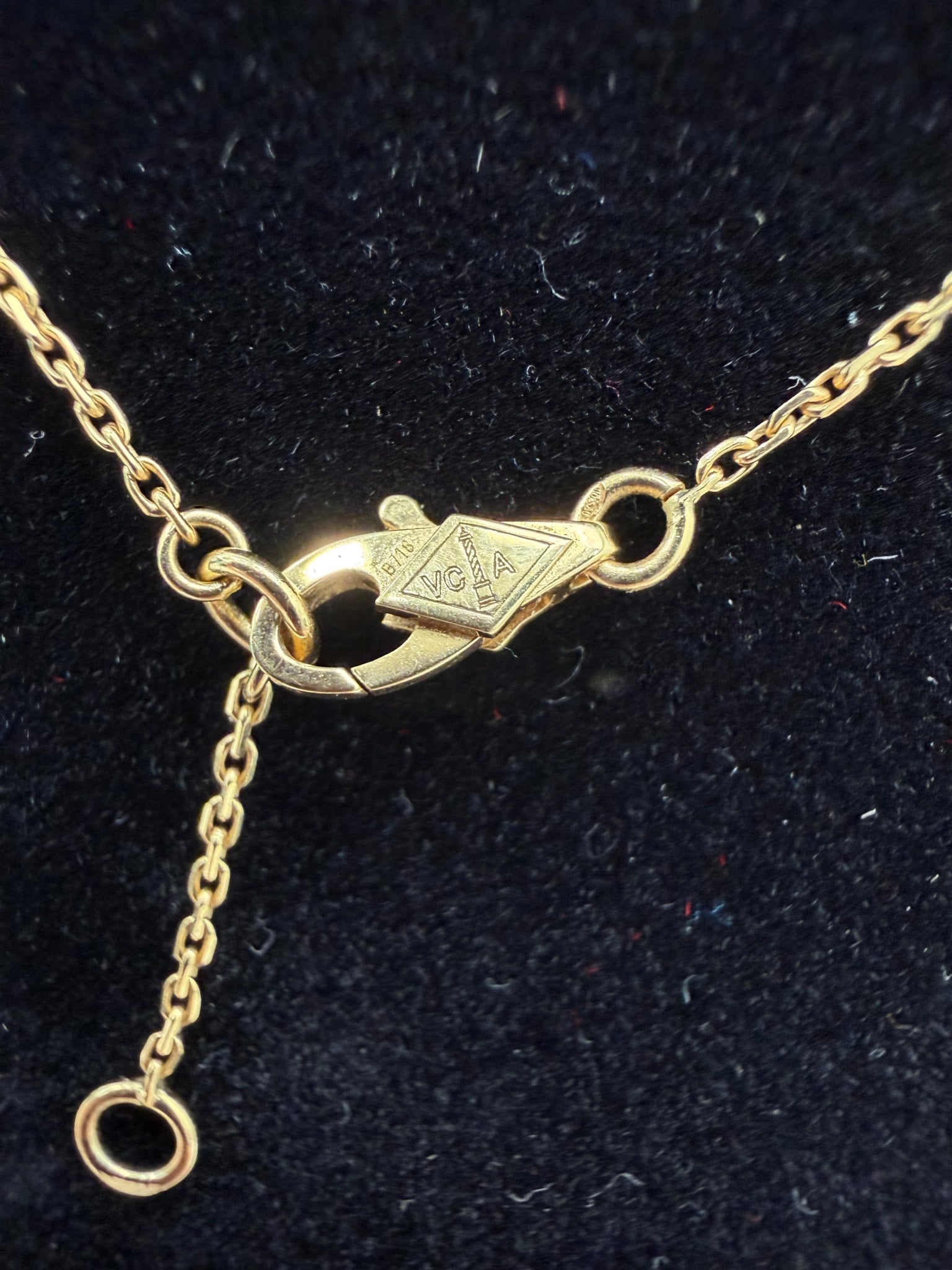 Van Cleef & Arpels Mother of Pearl 18K Gold Sweet Alhambra pendant Necklace