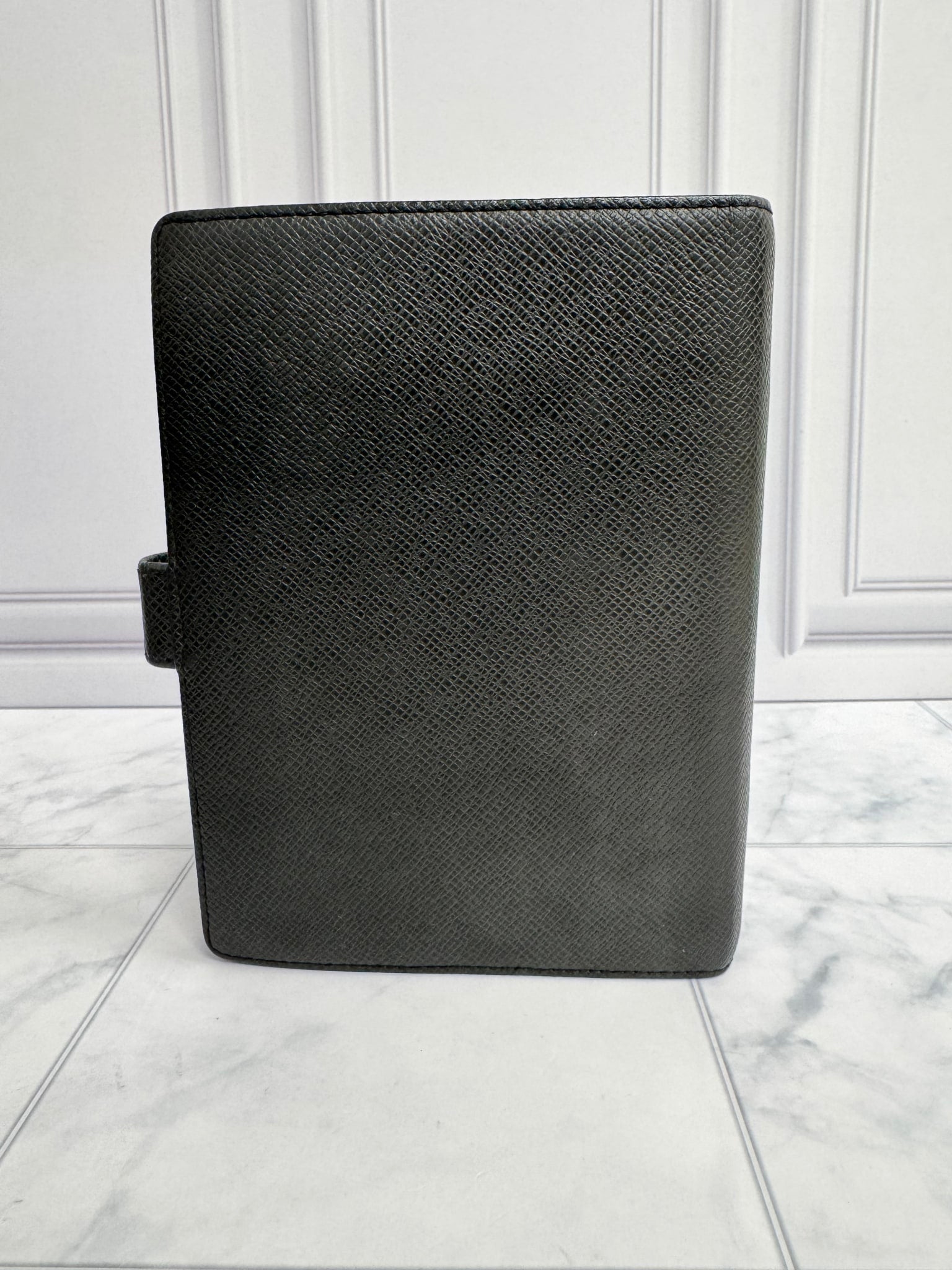 Louis Vuitton Black Taiga Agenda MM