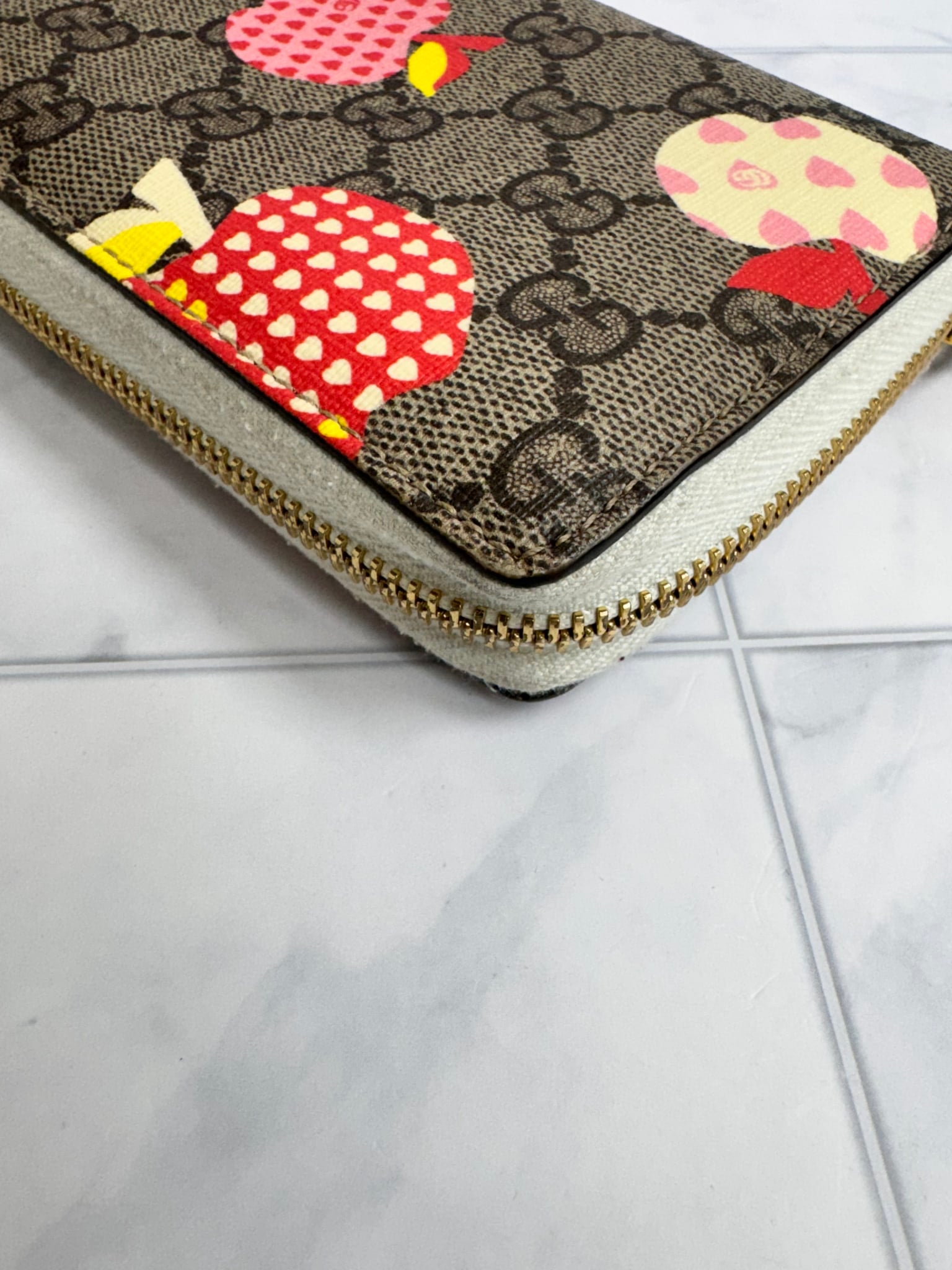 Gucci GG Supreme Apple Print Coated Canvas Zippy Long Wallet 