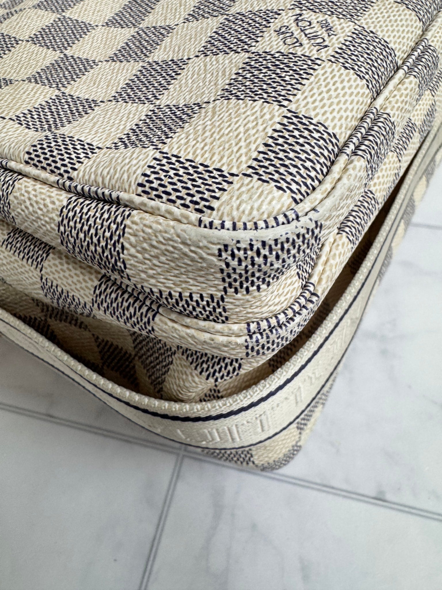 Louis Vuitton Damier Azur Naviglio Messenger Bag 
