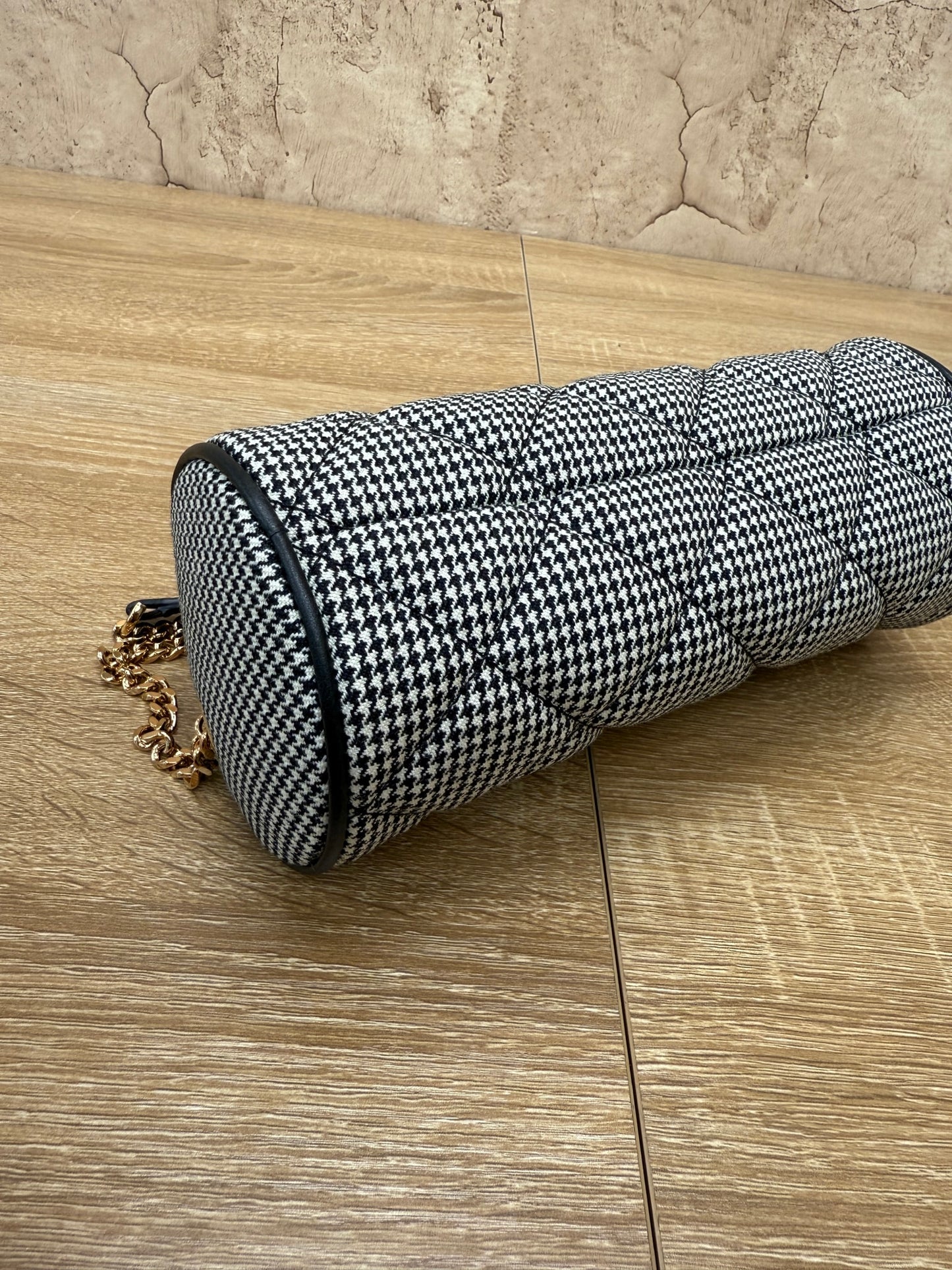 https://res.cloudinary.com/dyql5hig8/image/upload/v1757953686/v9cajnoz06zzef6prsqb.jpg