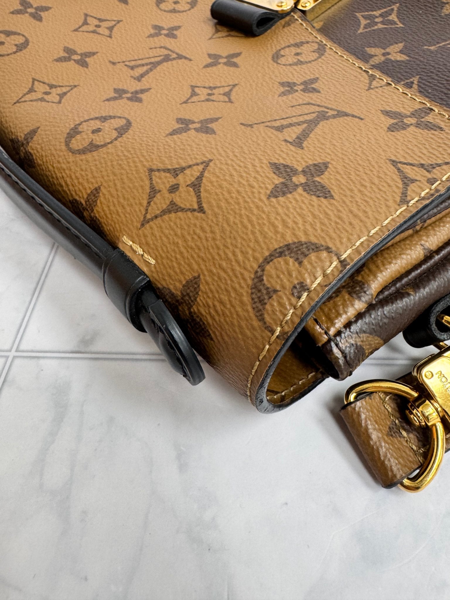 Louis Vuitton Reverse Monogram Pochette Metise