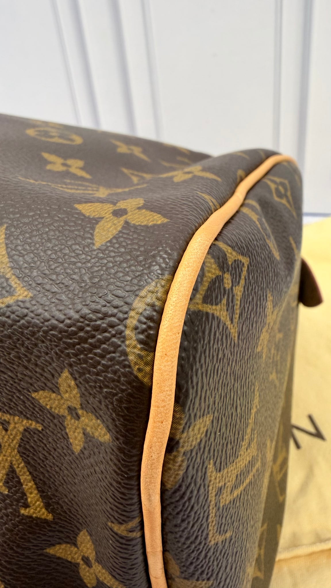 LIKE NEW- Louis Vuitton Monogram Speedy 30 
