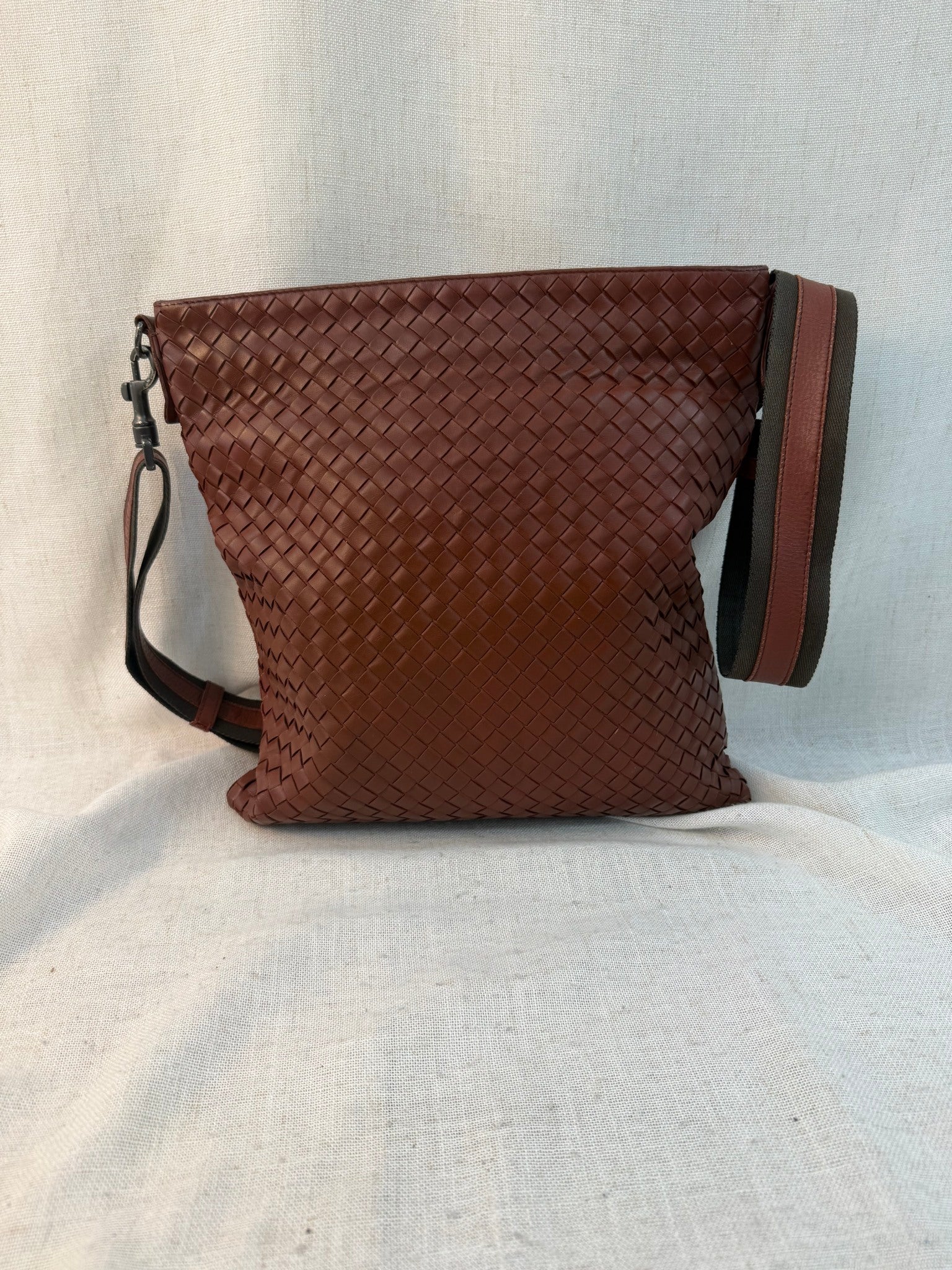 Bottega Veneta Rust Leather Intrecciato Messenger Shoulder Bag 