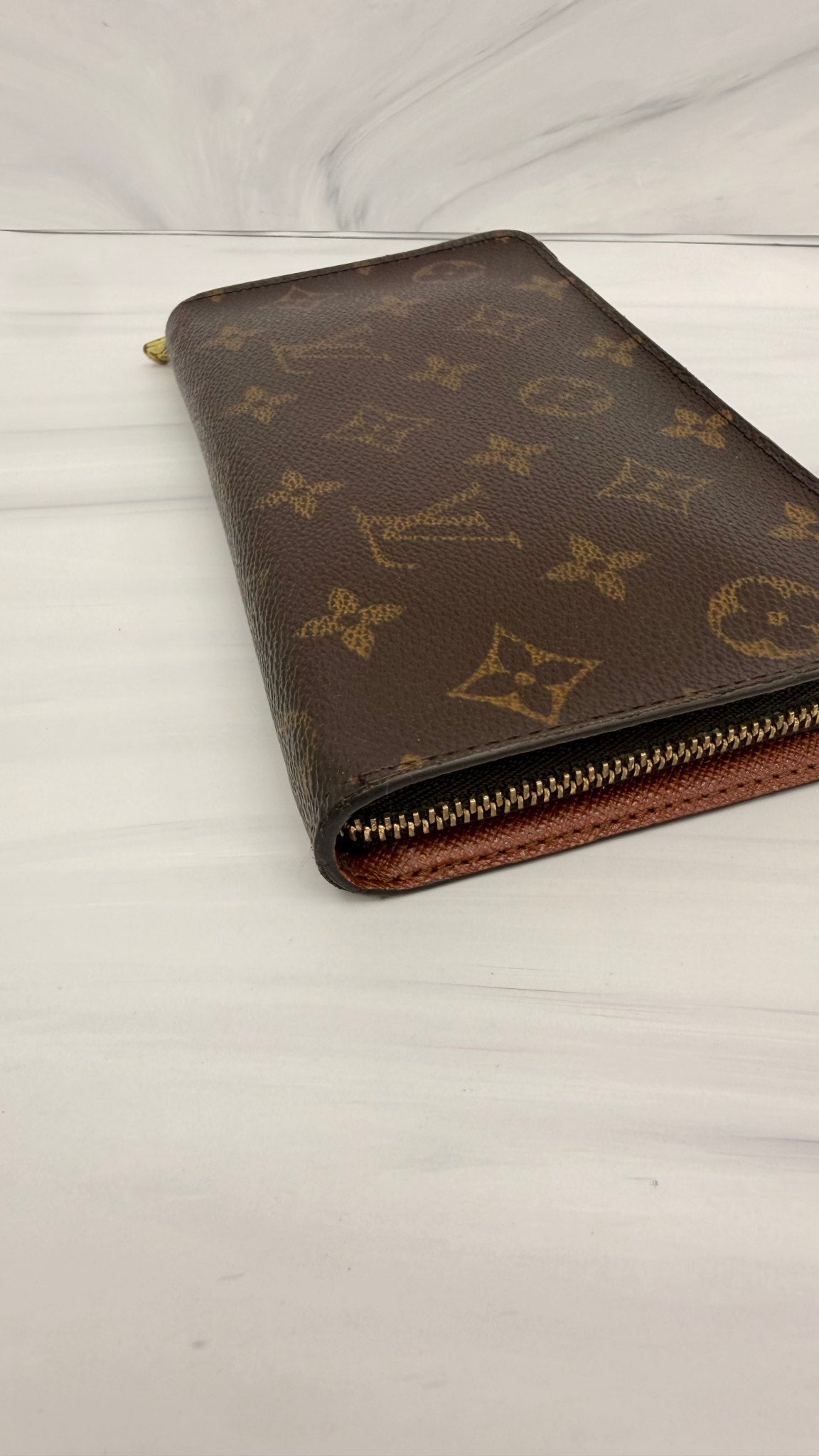 Louis Vuitton Monogram Zippy Wallet 