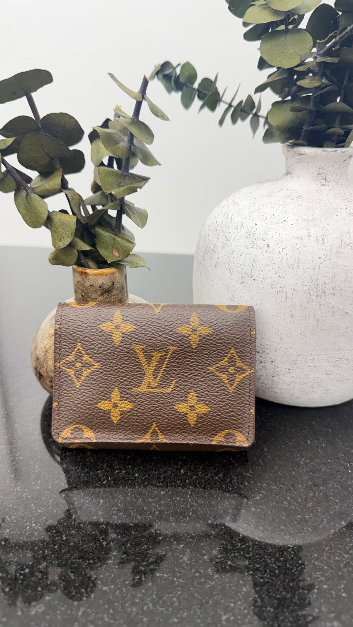 BRAND NEW - Louis Vuitton Monogram Card Holder 
