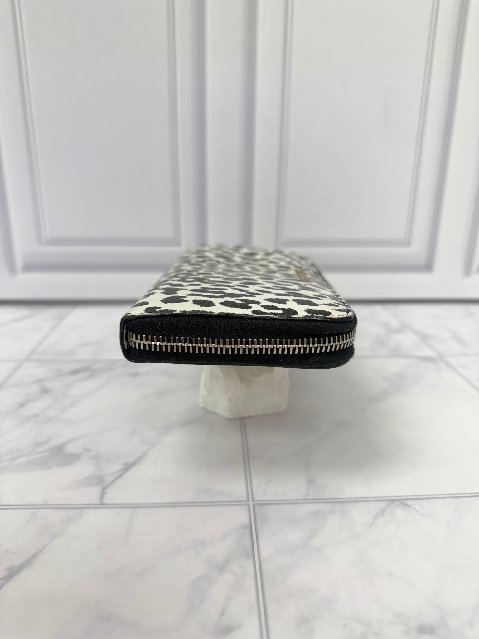 Saint Laurent YSL White And Black Leather Leopard Print Zippy Wallet 