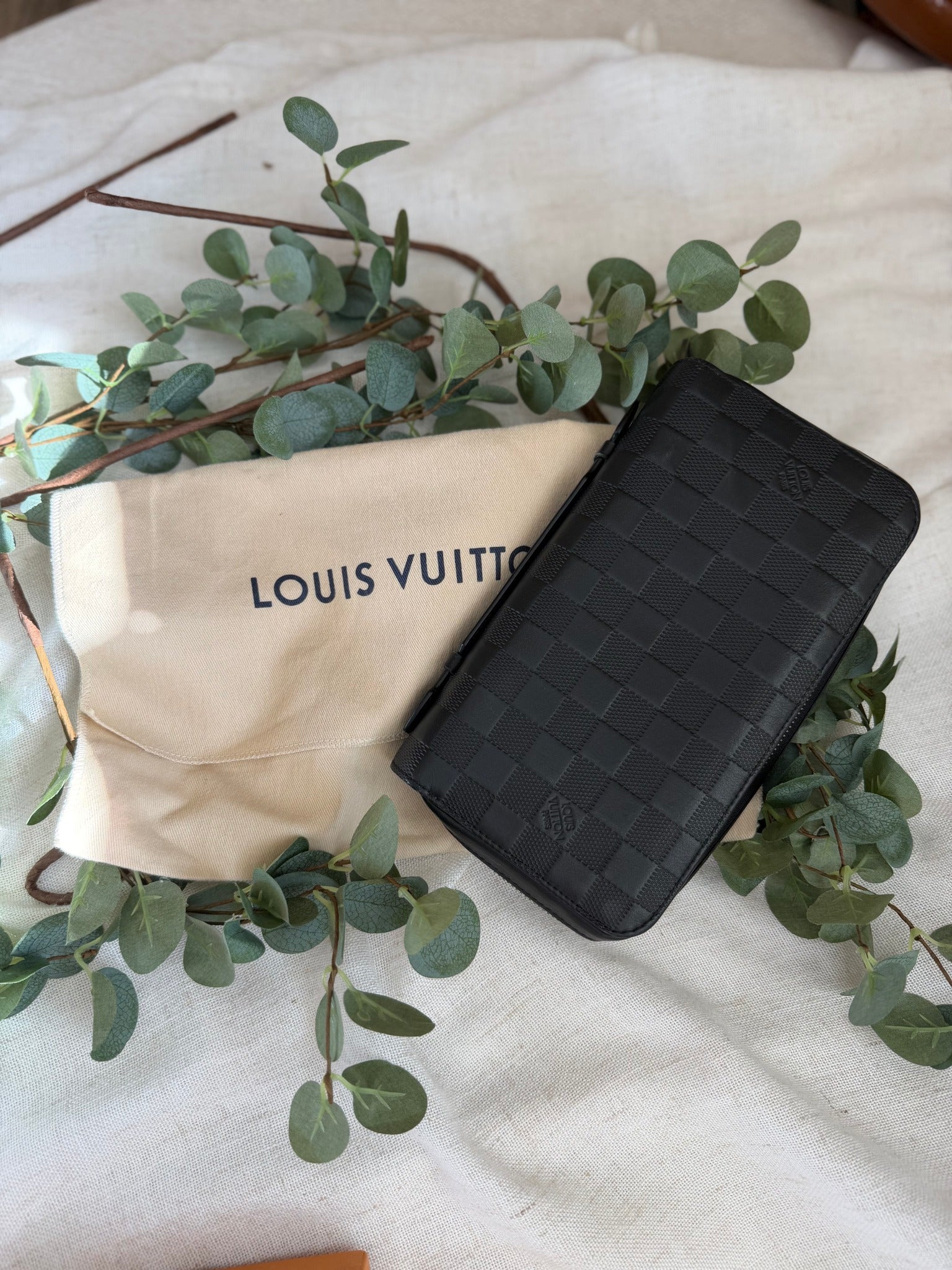 Louis Vuitton Black Damier Infini Leather XL Travel Zippy Wallet 