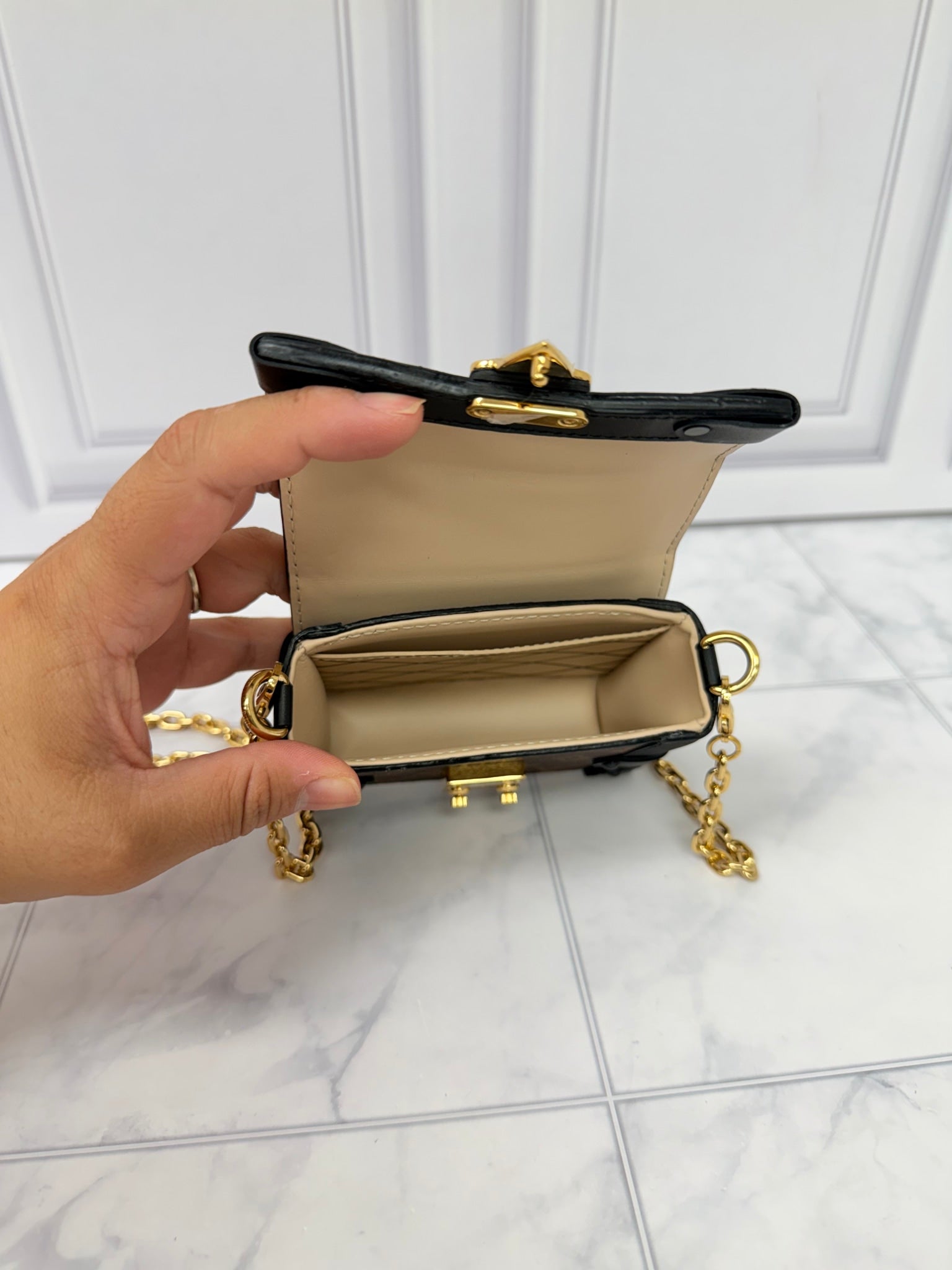 LIKE NEW - Louis Vuitton Monogram Essential Trunk NM Crossbody 