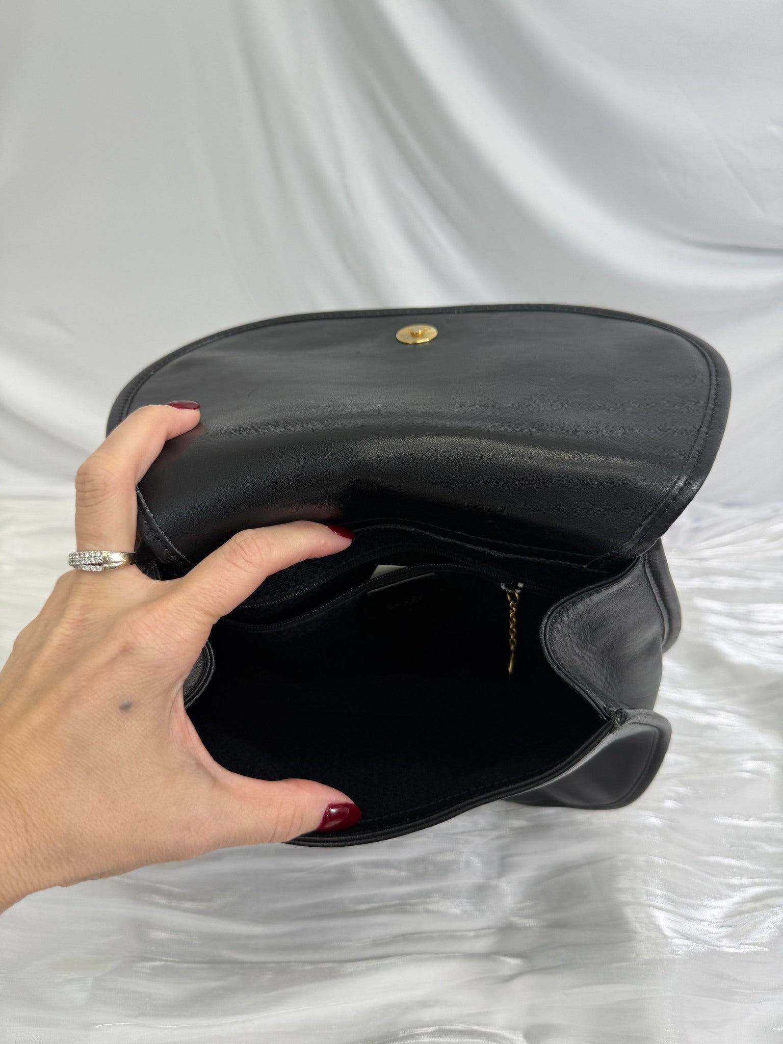  Gucci Black Leather Horsebit Sling Bag