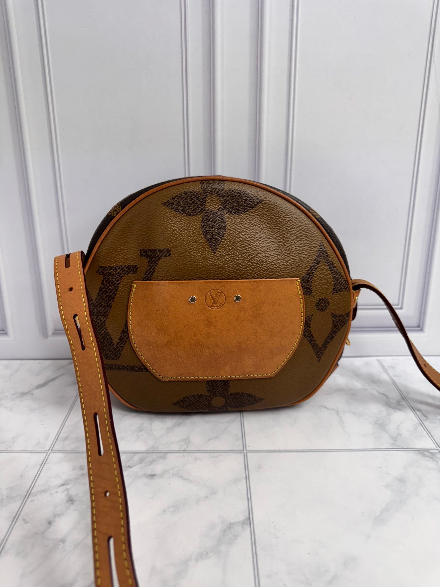 Louis Vuitton Brown Monogram Giant Reverse Boite Chapeau Souple Crossbody Bag MM