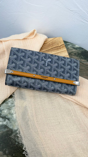 LIKE NEW - Goyard Grey Goyardine Monte Carlo Clutch