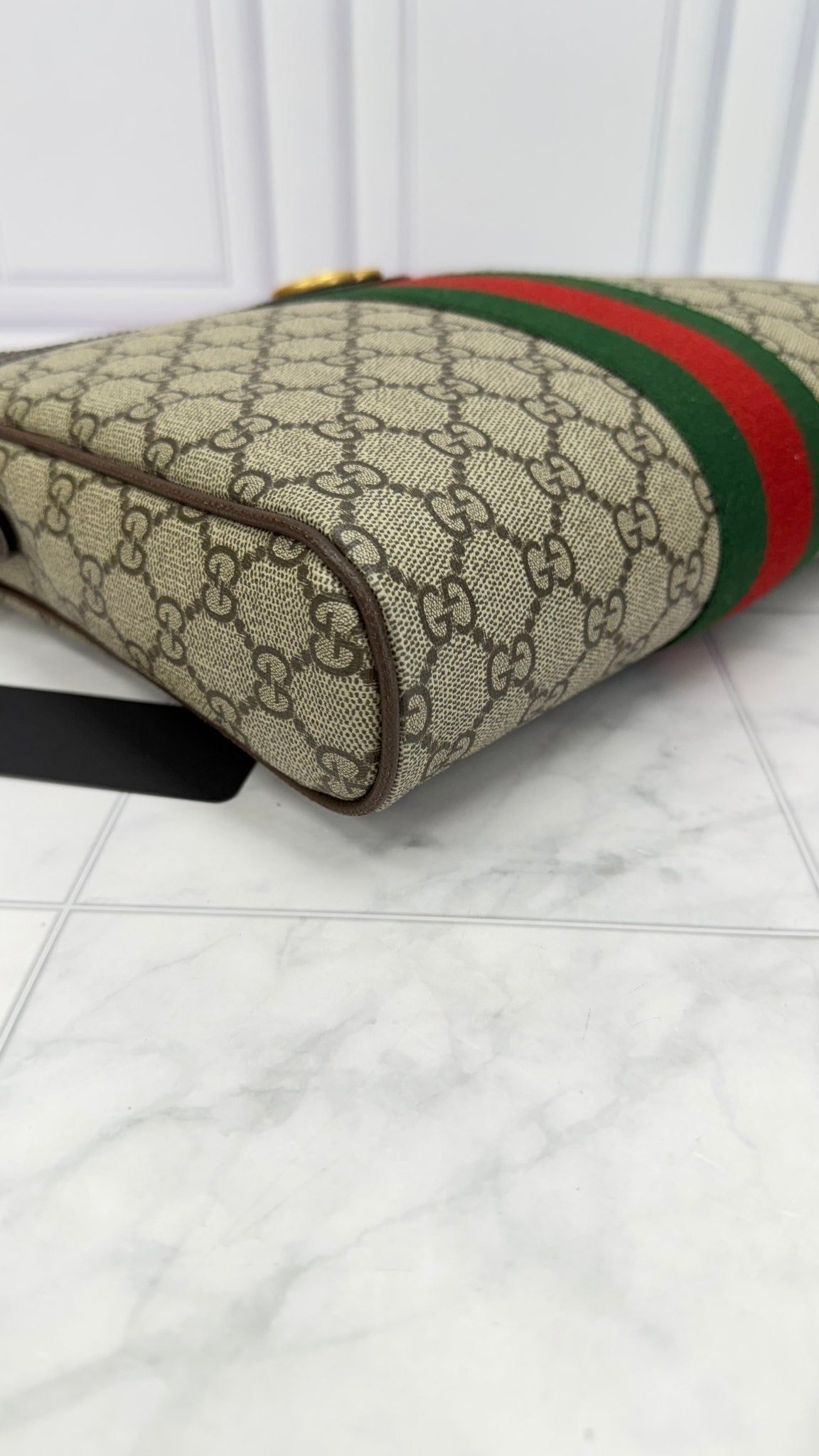 Gucci Brown GG Supreme Canvas Medium Ophidia Messenger Bag