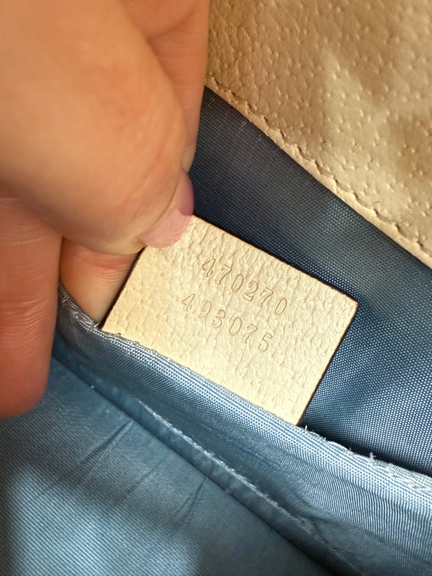 https://res.cloudinary.com/dyql5hig8/image/upload/v1754591044/vx2u4cpmd3zivgla0ya8.jpg