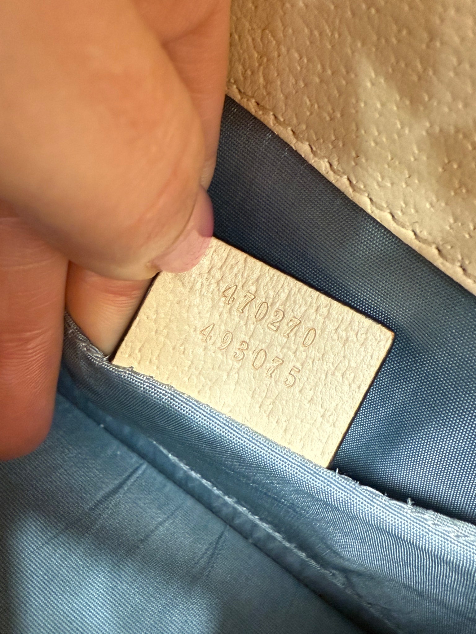 https://res.cloudinary.com/dyql5hig8/image/upload/v1754591044/vx2u4cpmd3zivgla0ya8.jpg