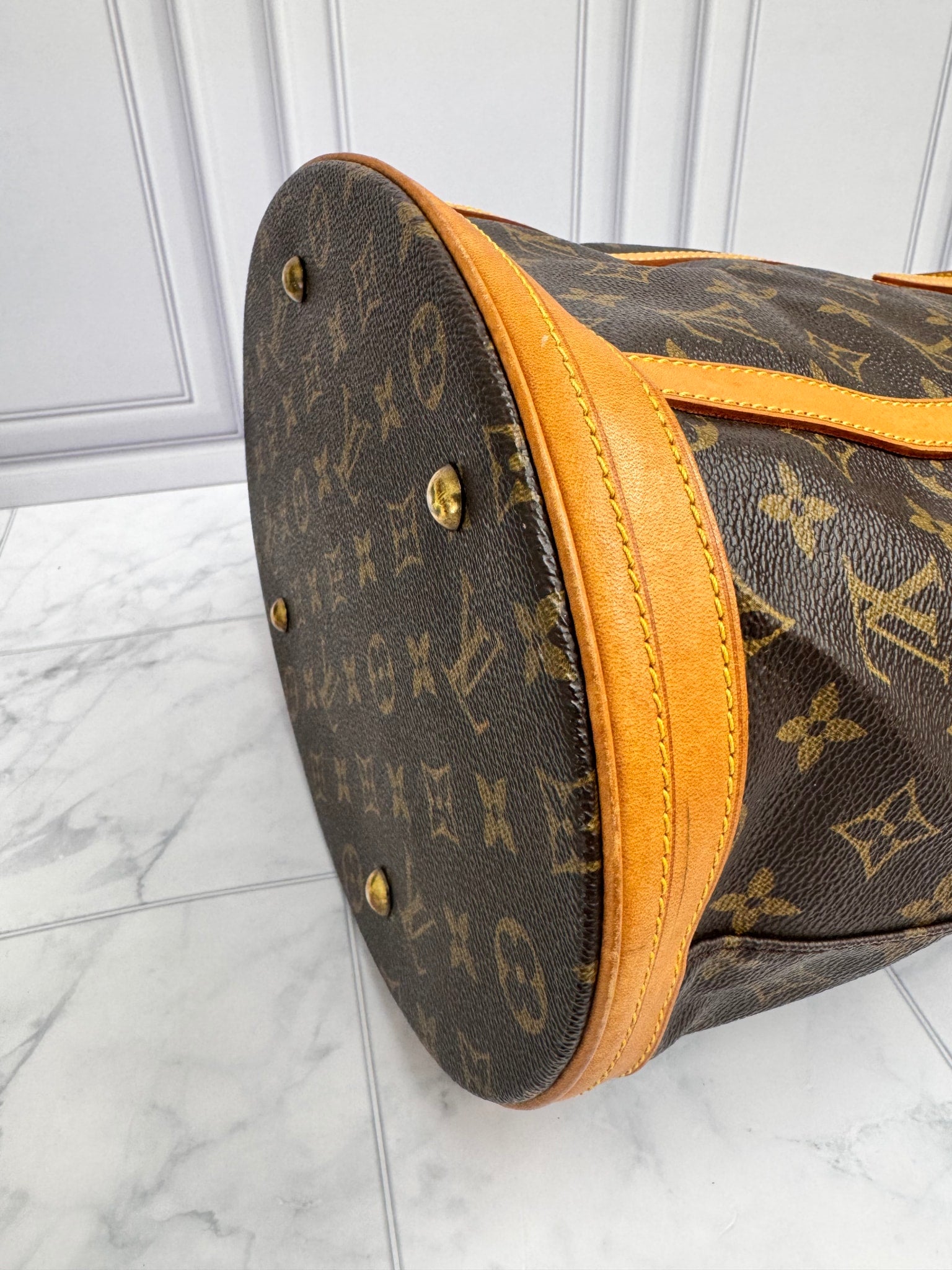 Louis Vuitton Monogram GM Bucket Shoulder Bag