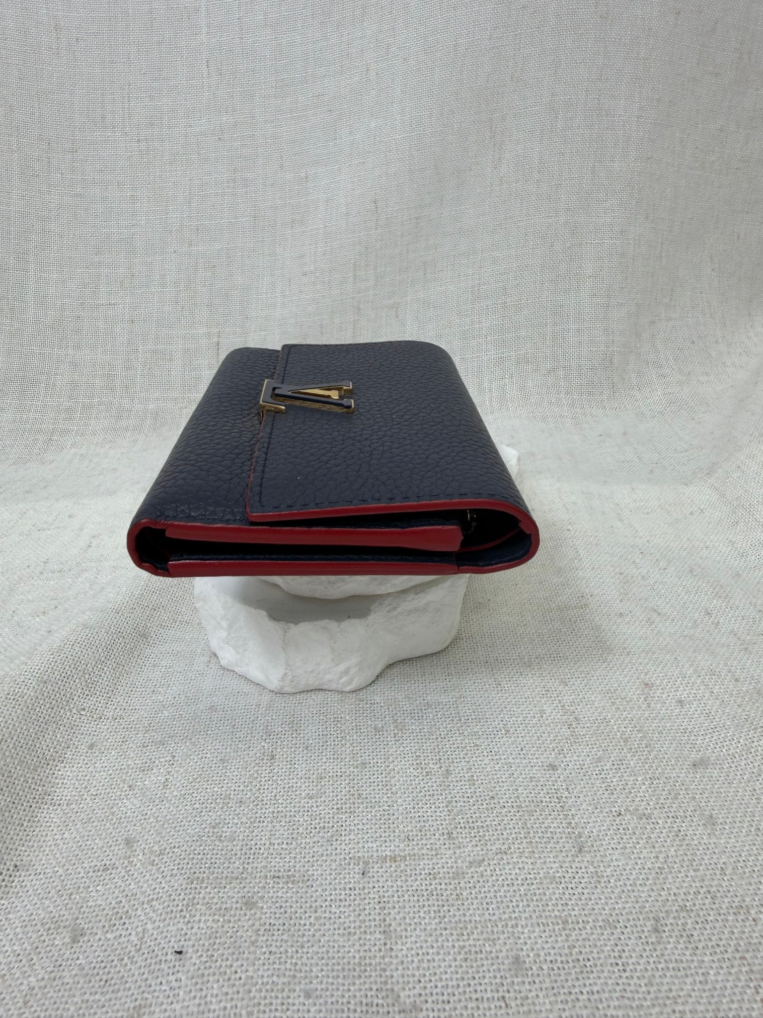 Louis Vuitton Navy Taurillon Leather Capucines Wallet
