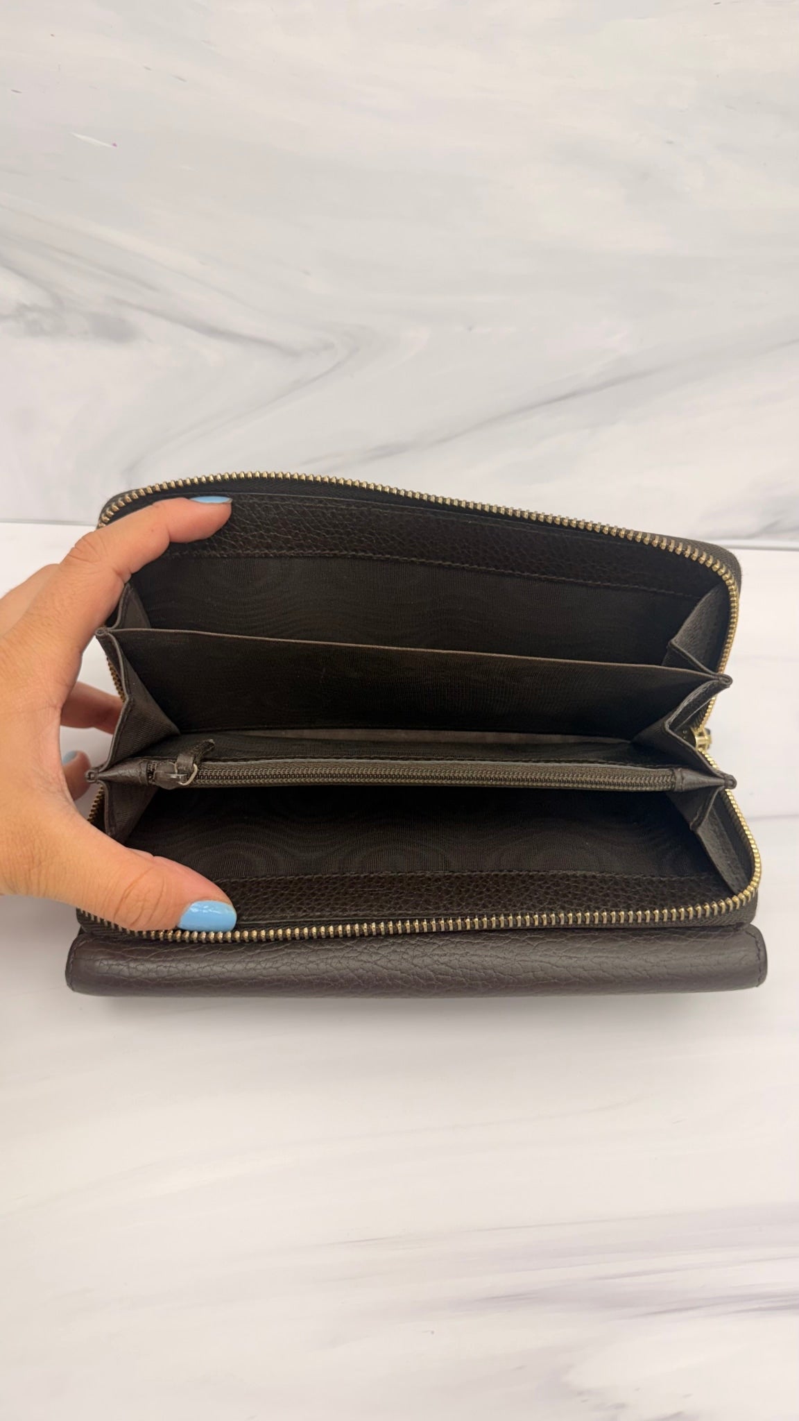 Gucci Brown Pebbled Leather Zippy Wallet 