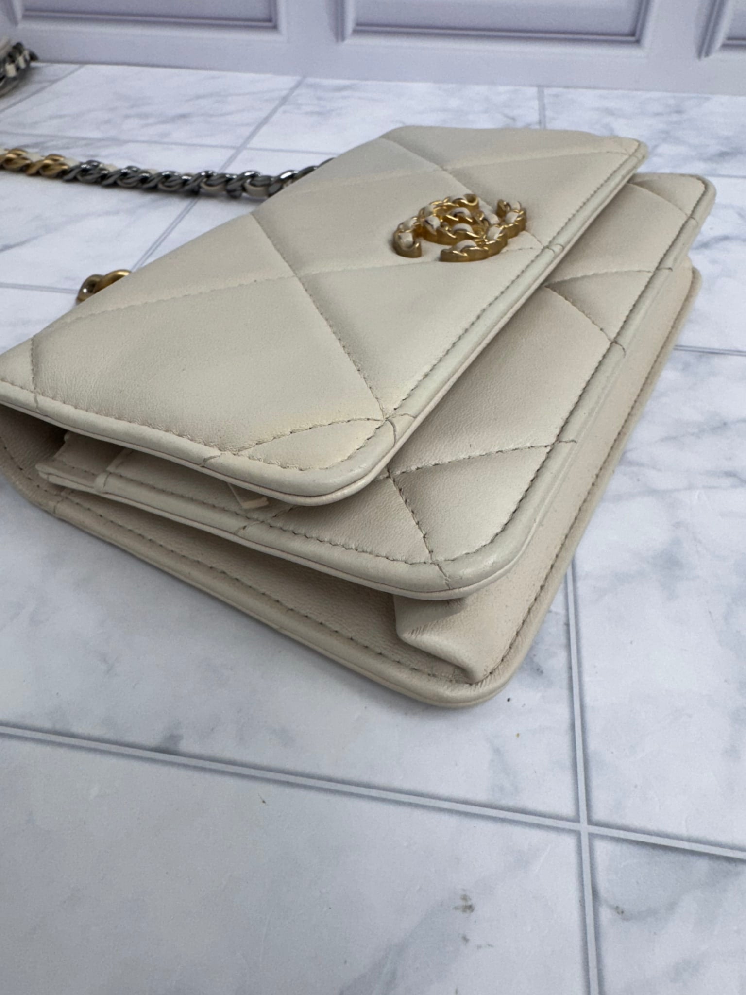 Chanel 19 Ivory Quilted Lambskin Wallet On A Chain