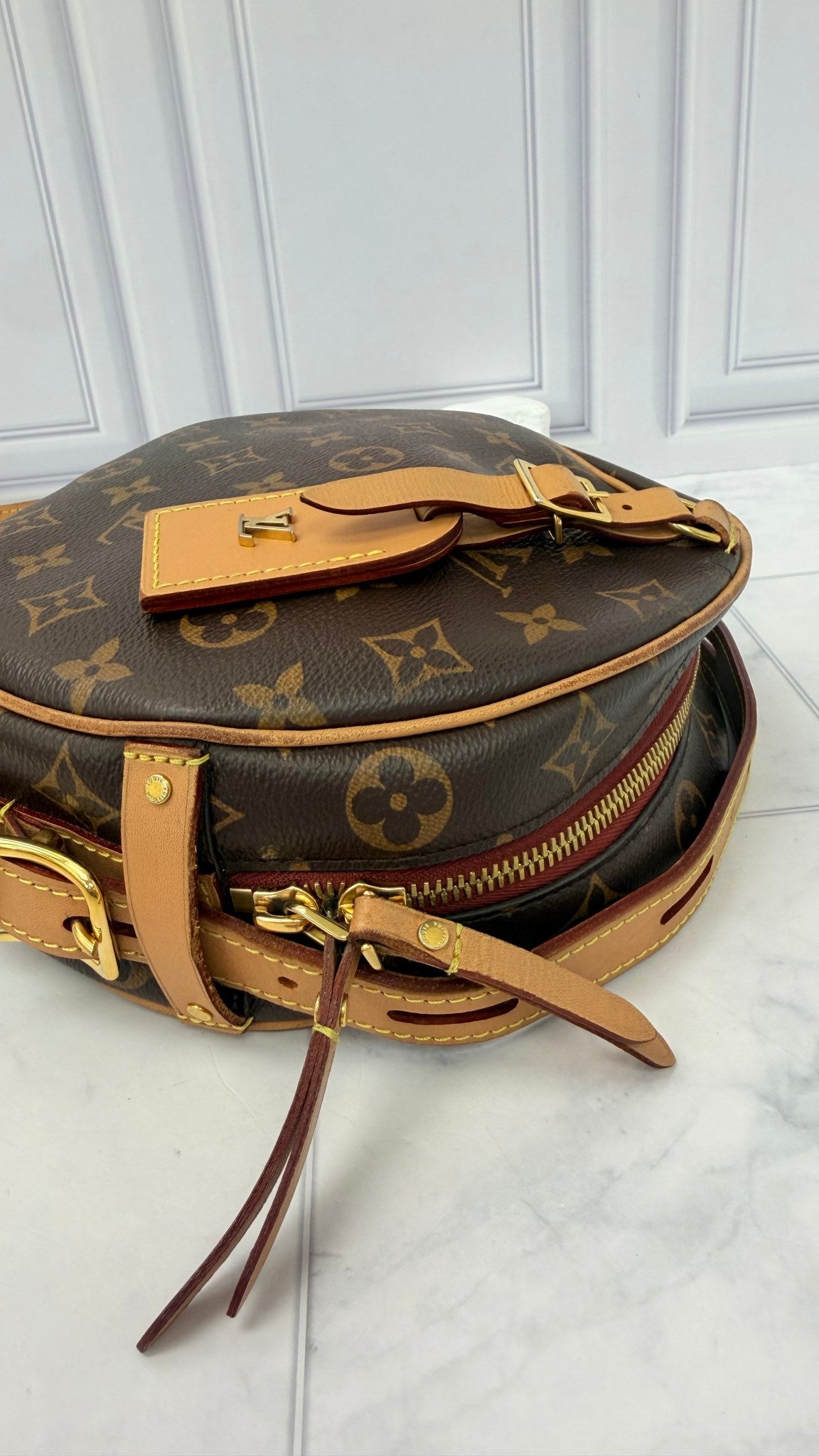 Louis Vuitton Monogram Boite Chapeau Souple MM Crossbody Bag 