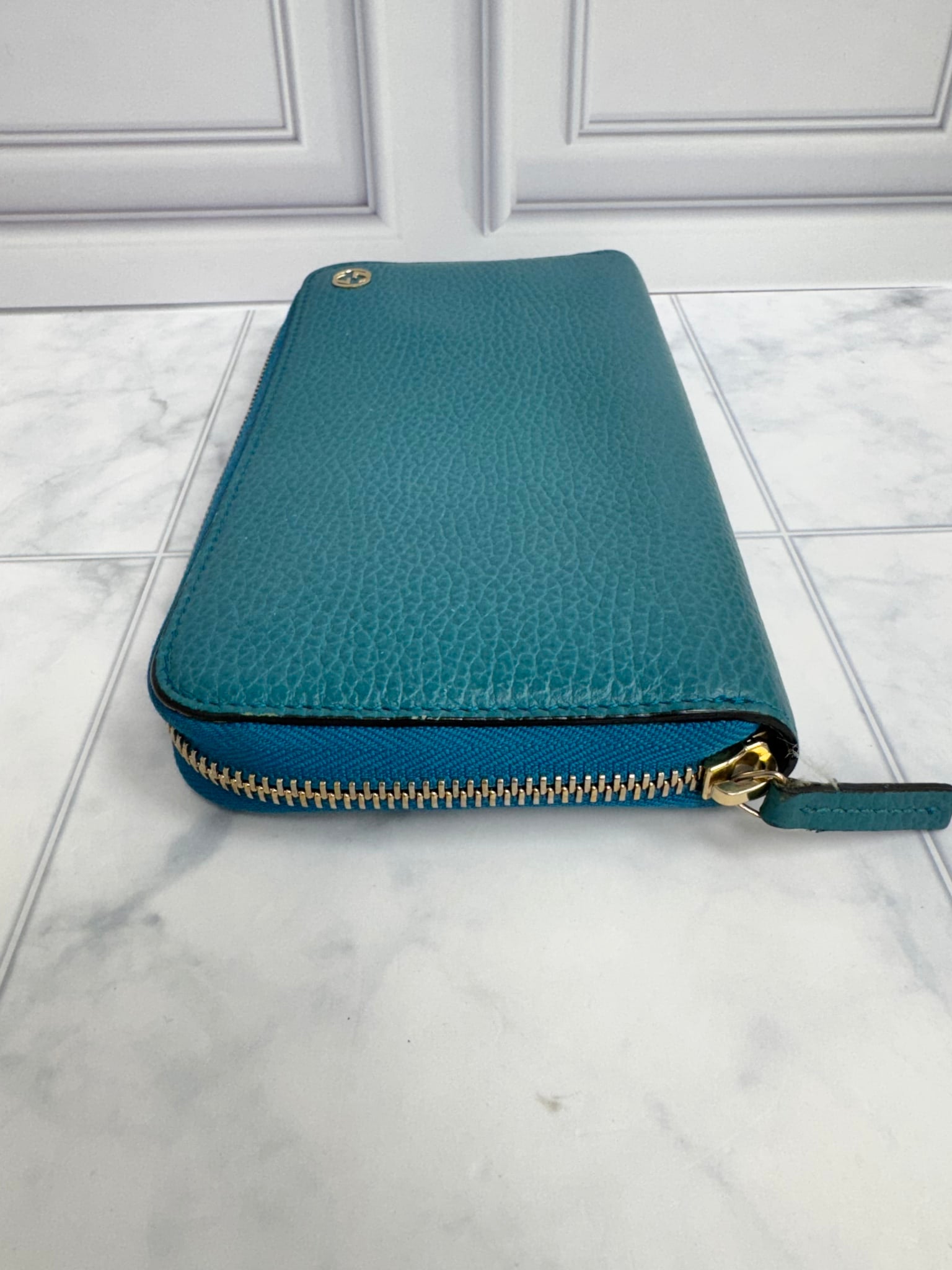 Gucci Turquoise Grained Leather Zippy Wallet