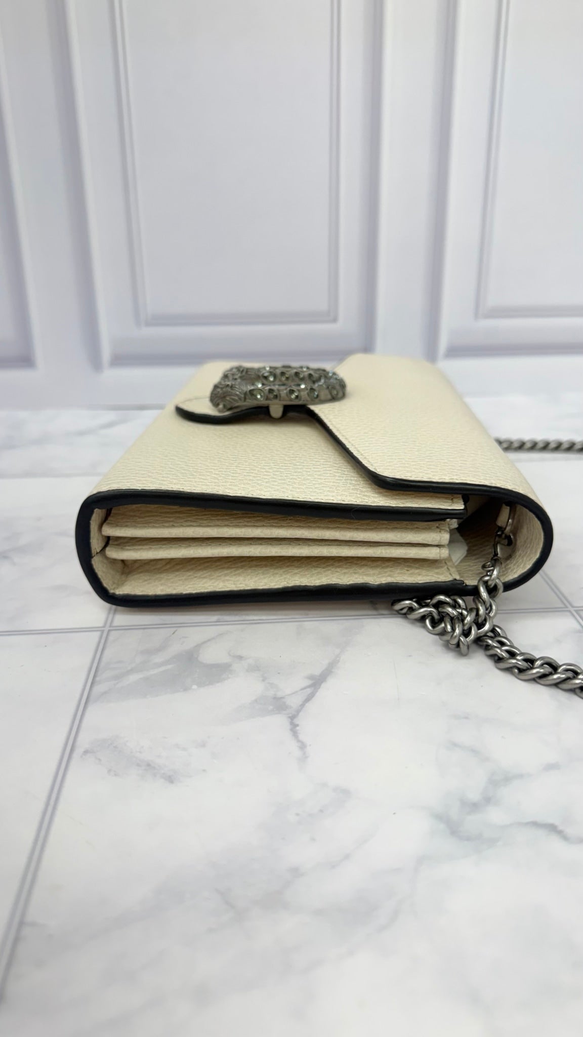 LIKE NEW - Gucci Ivory Grained Leather Dionysus Wallet On A Chain 