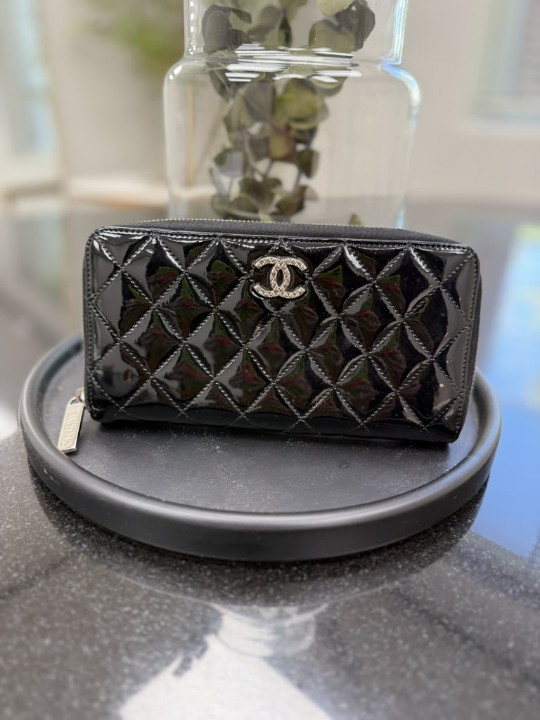 Chanel Black Quilted Patent Leather Zippy Wallet