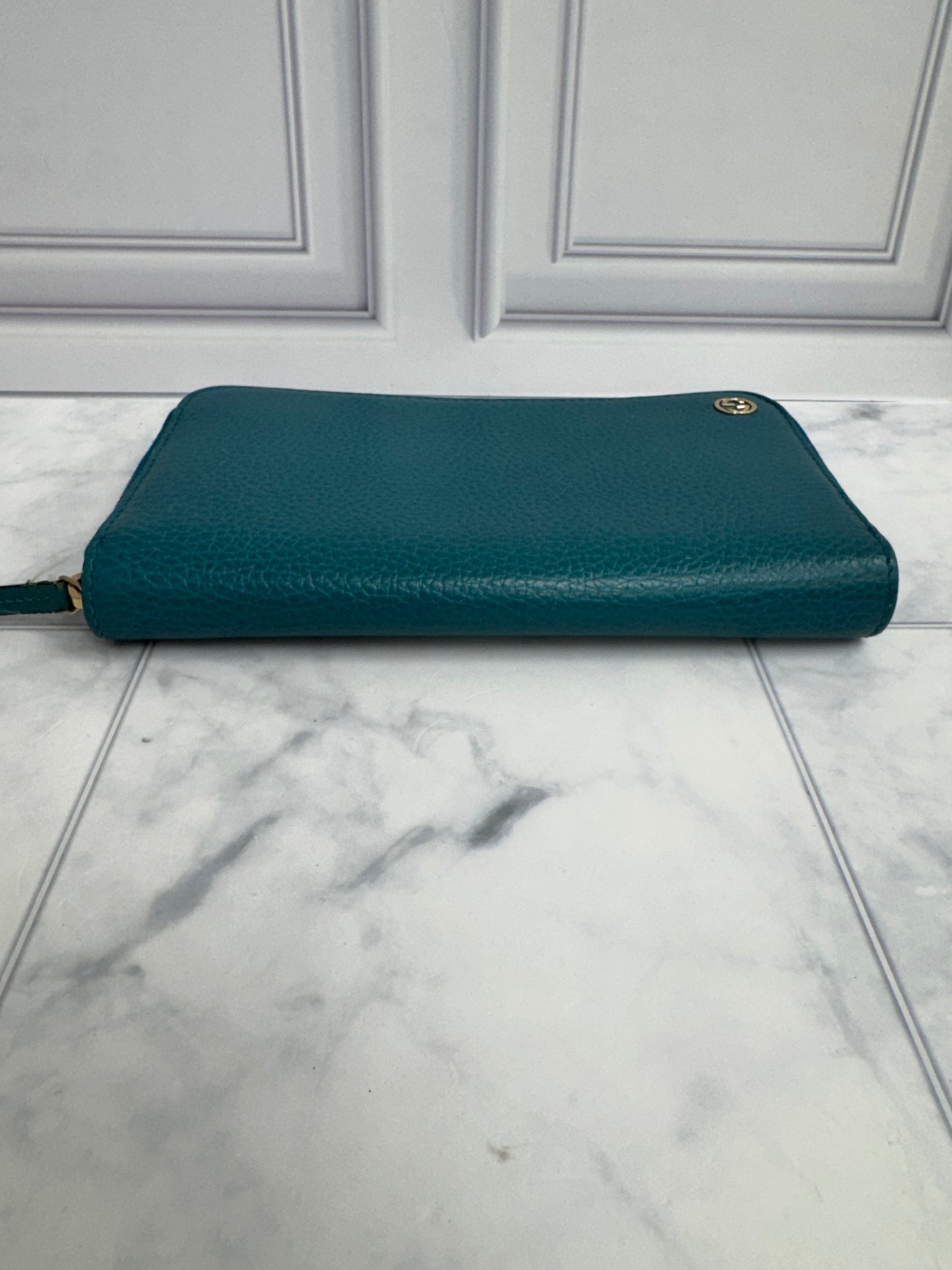 Gucci Turquoise Grained Leather Zippy Wallet