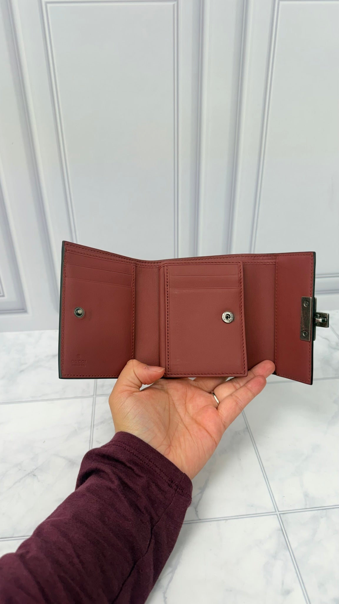 Gucci GG Supreme Blooms Padlock Compact Wallet 