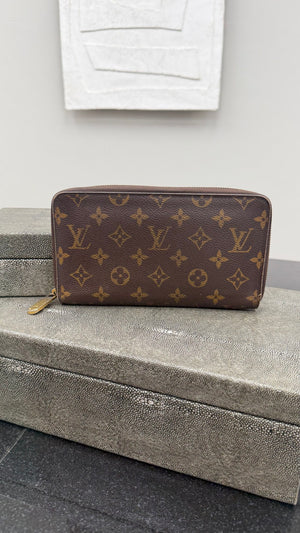 Louis Vuitton Monogram Zippy Organizer Wallet