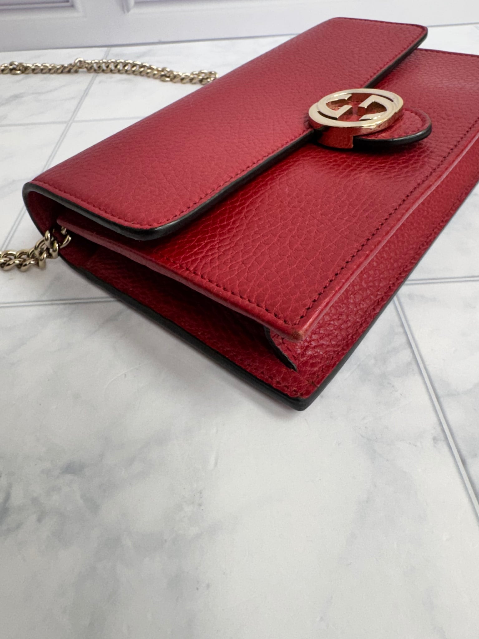 Gucci Red Grained Leather Interlocking G Wallet On A Chain