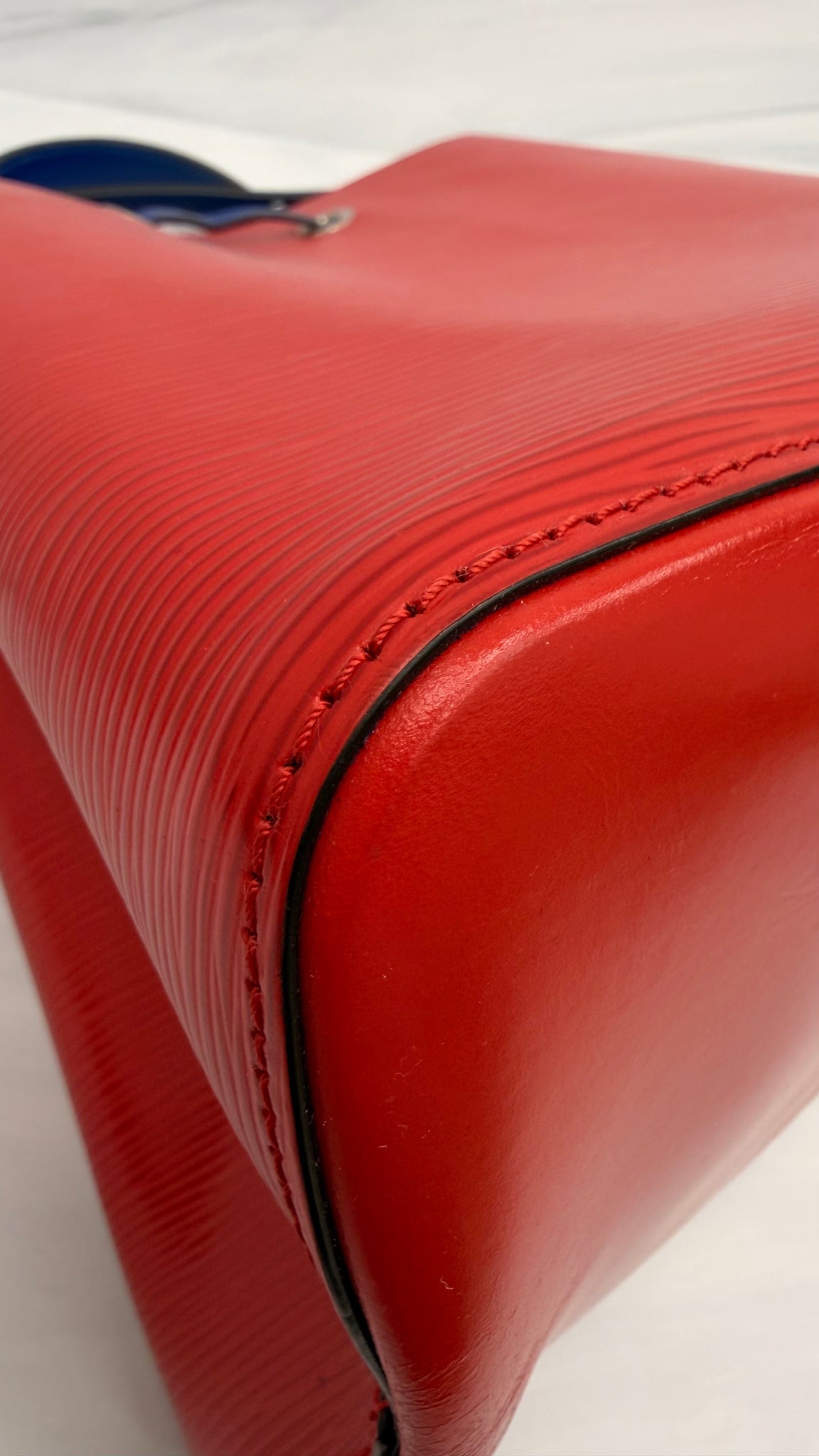 LIKE NEW - Louis Vuitton Red & Blue Epi Leather NeoNoe MM