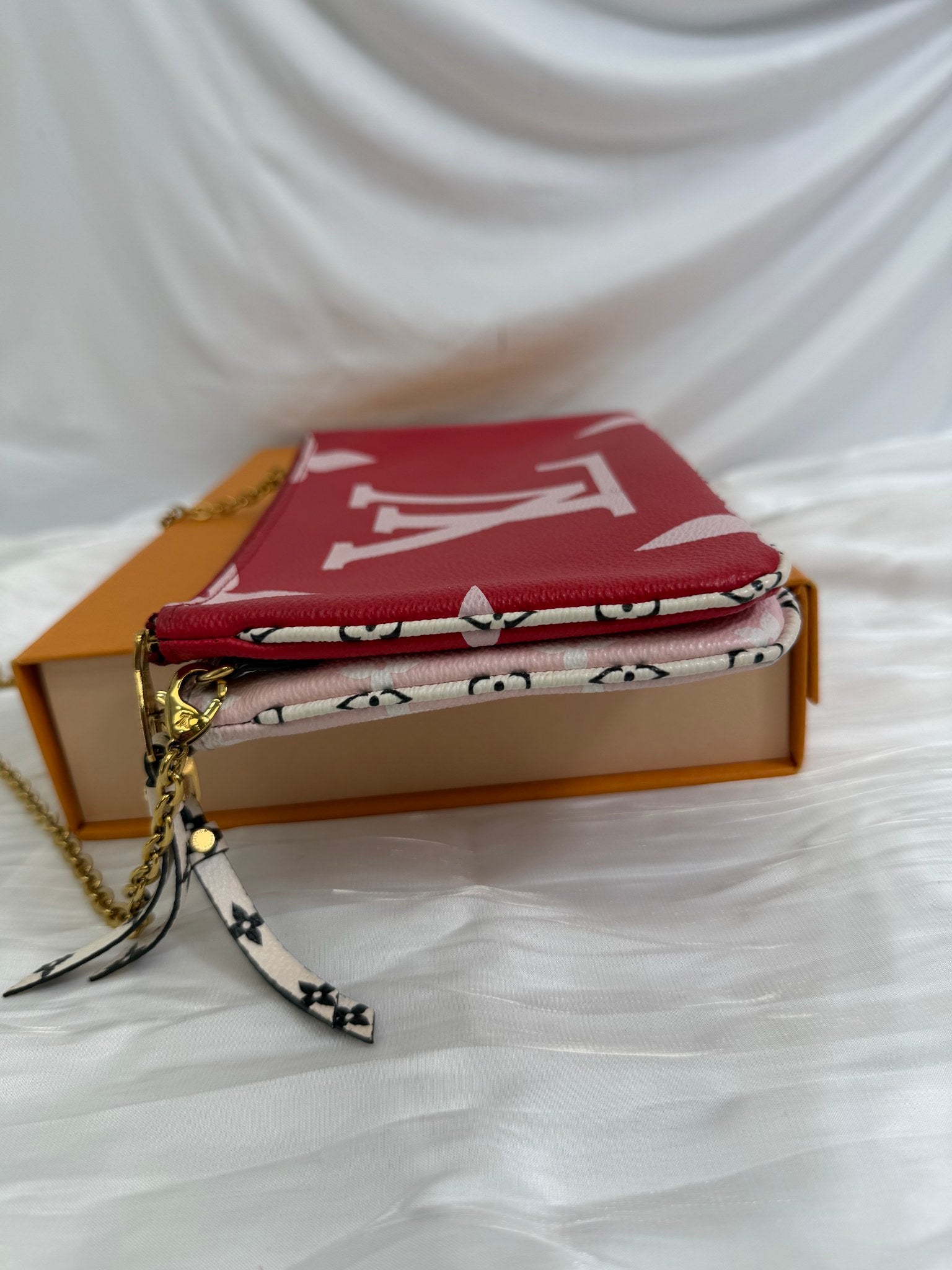  Louis Vuitton Red Monogram Giant Double Zip Pochette