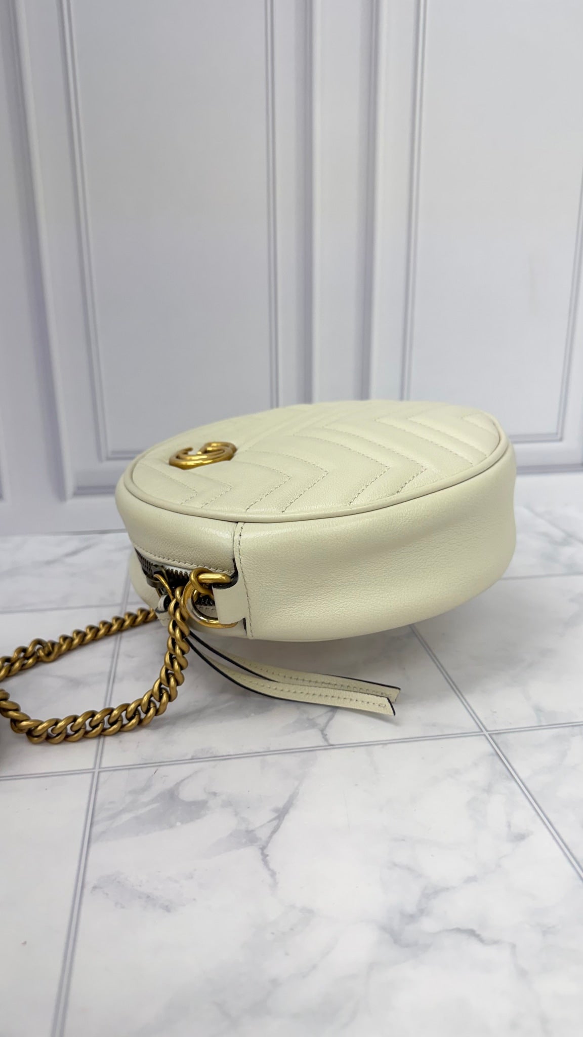 LIKE NEW - Gucci White Leather GG Marmont Round Crossbody Bag 