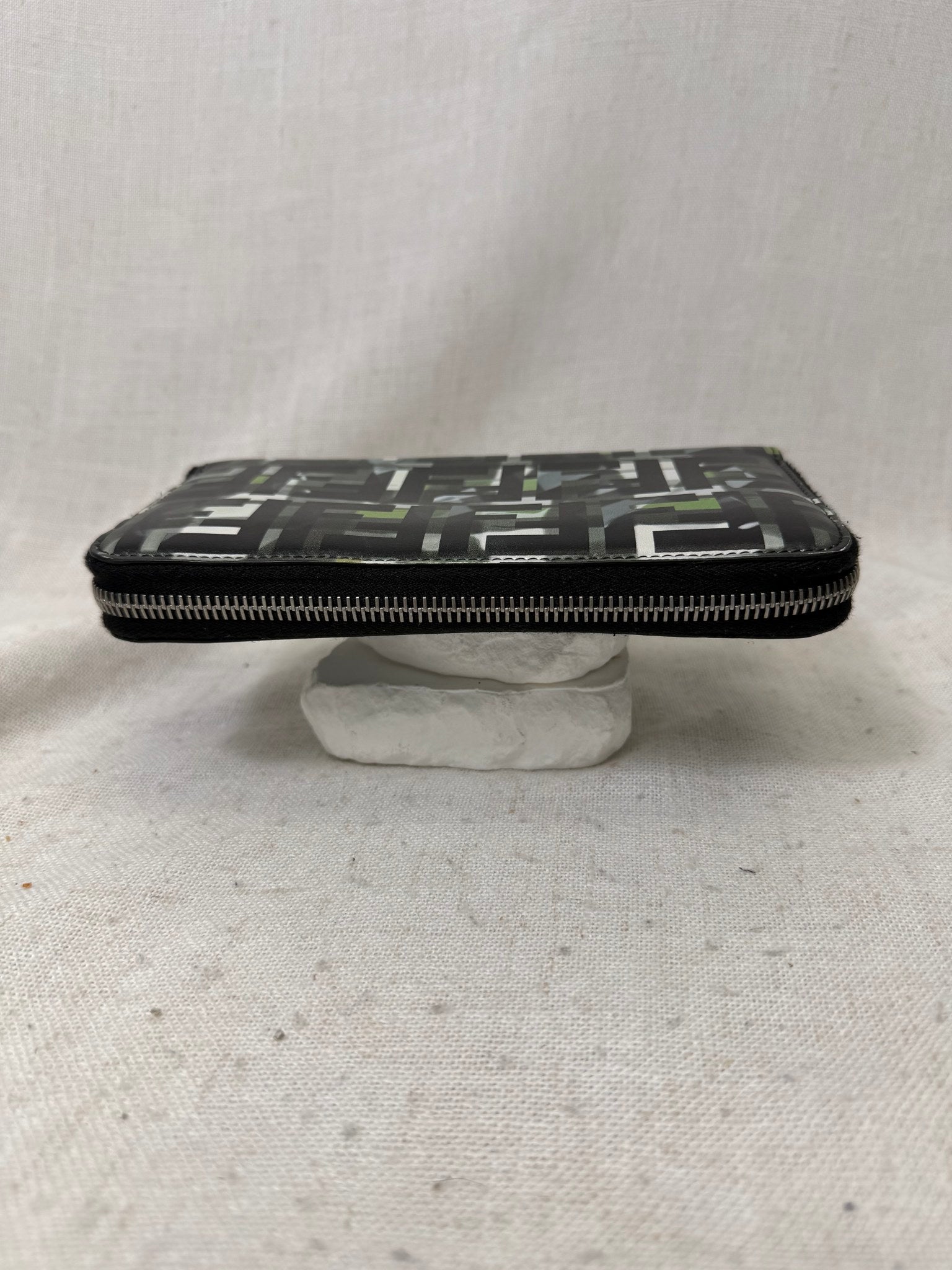 Fendi Black And Green Camo Forever Fendi Zippy Wallet 